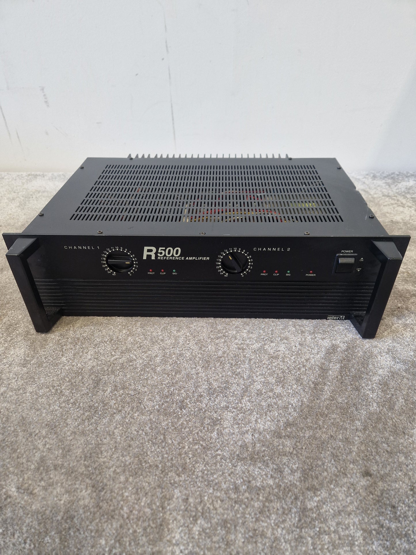 Inter-M R-500 – 2-Channel Reference Amplifier – 500W Output – Good