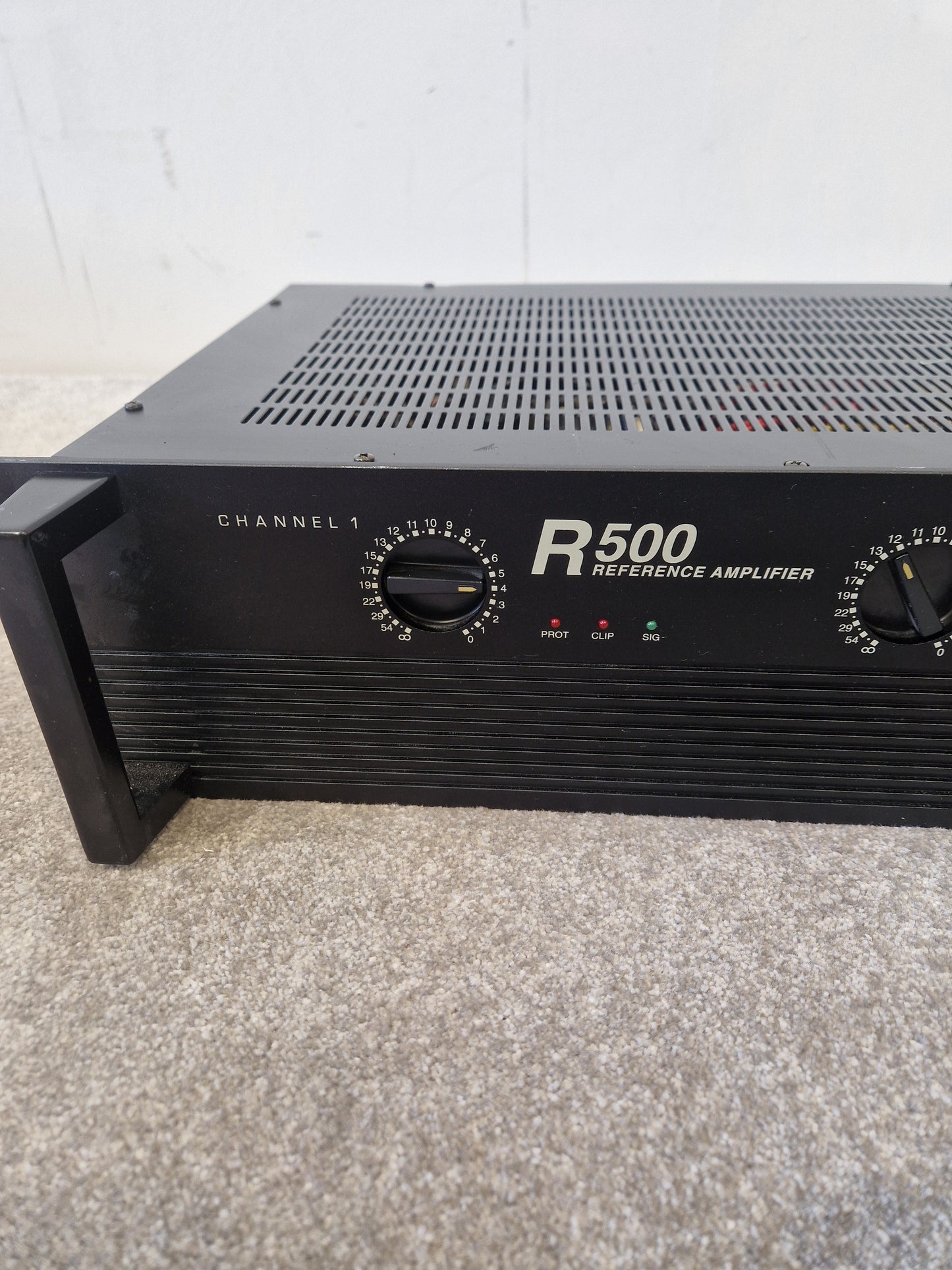 Inter-M R-500 – 2-Channel Reference Amplifier – 500W Output – Good