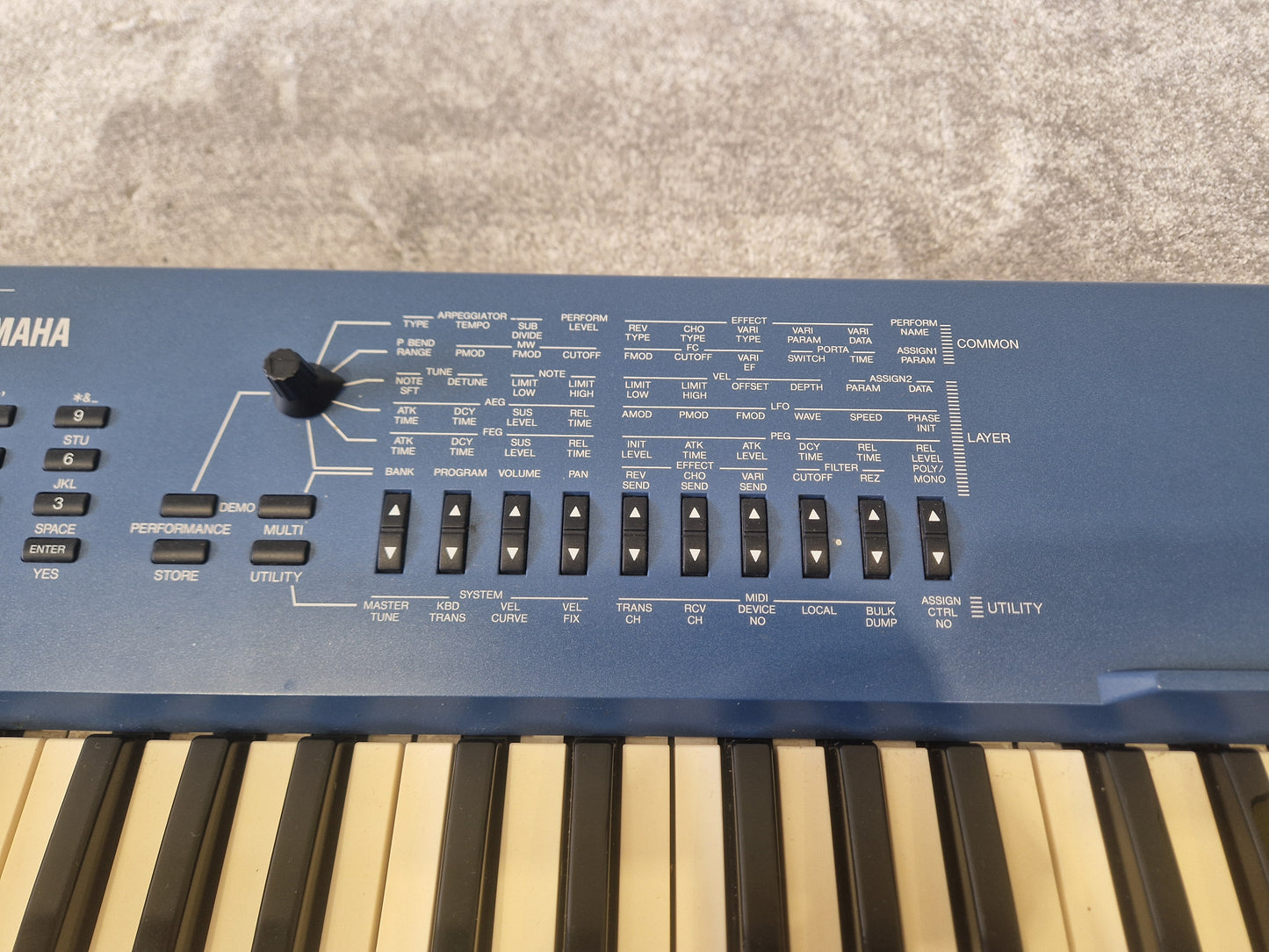 Yamaha CS1X - 61-Key Synthesizer 90s Era w/ Arpeggiator – Very Good