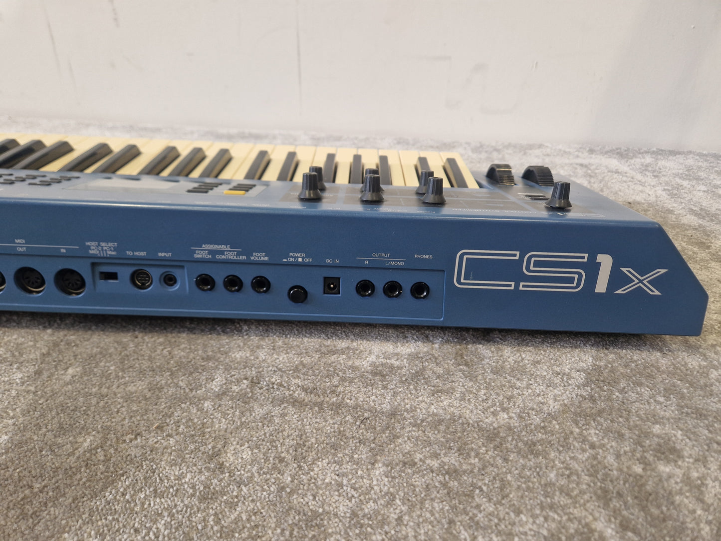 Yamaha CS1X - 61-Key Synthesizer 90s Era w/ Arpeggiator – Very Good