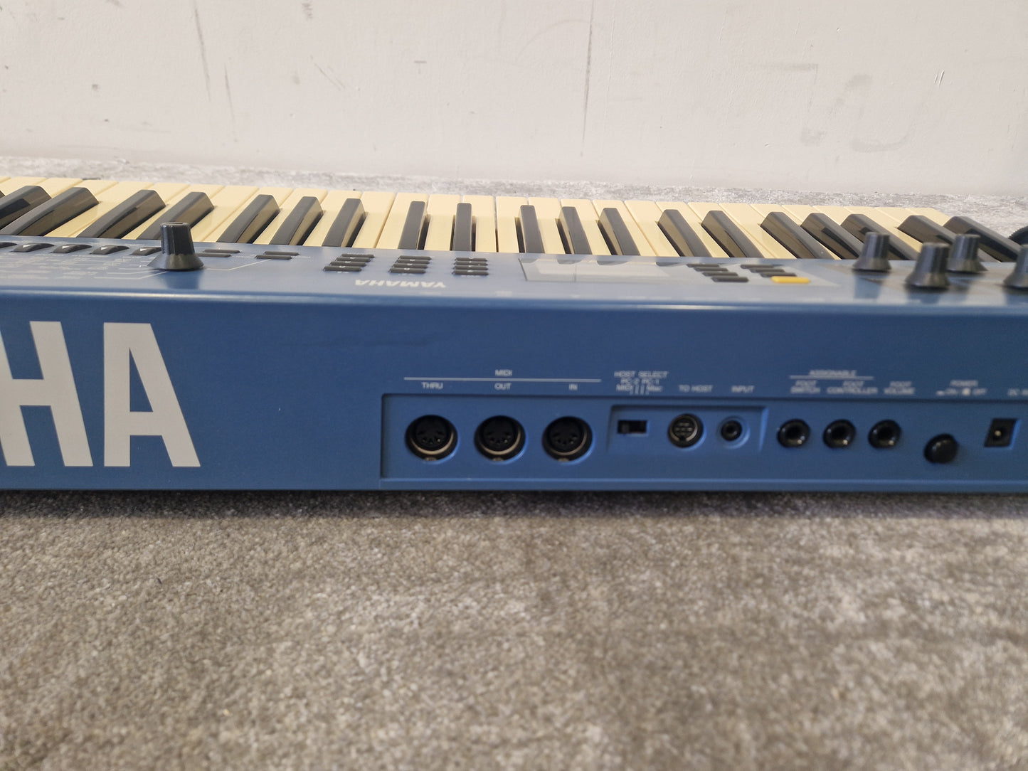 Yamaha CS1X - 61-Key Synthesizer 90s Era w/ Arpeggiator – Very Good