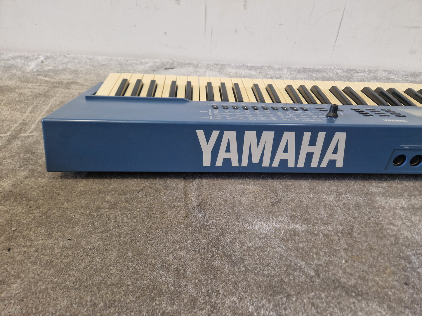 Yamaha CS1X - 61-Key Synthesizer 90s Era w/ Arpeggiator – Very Good