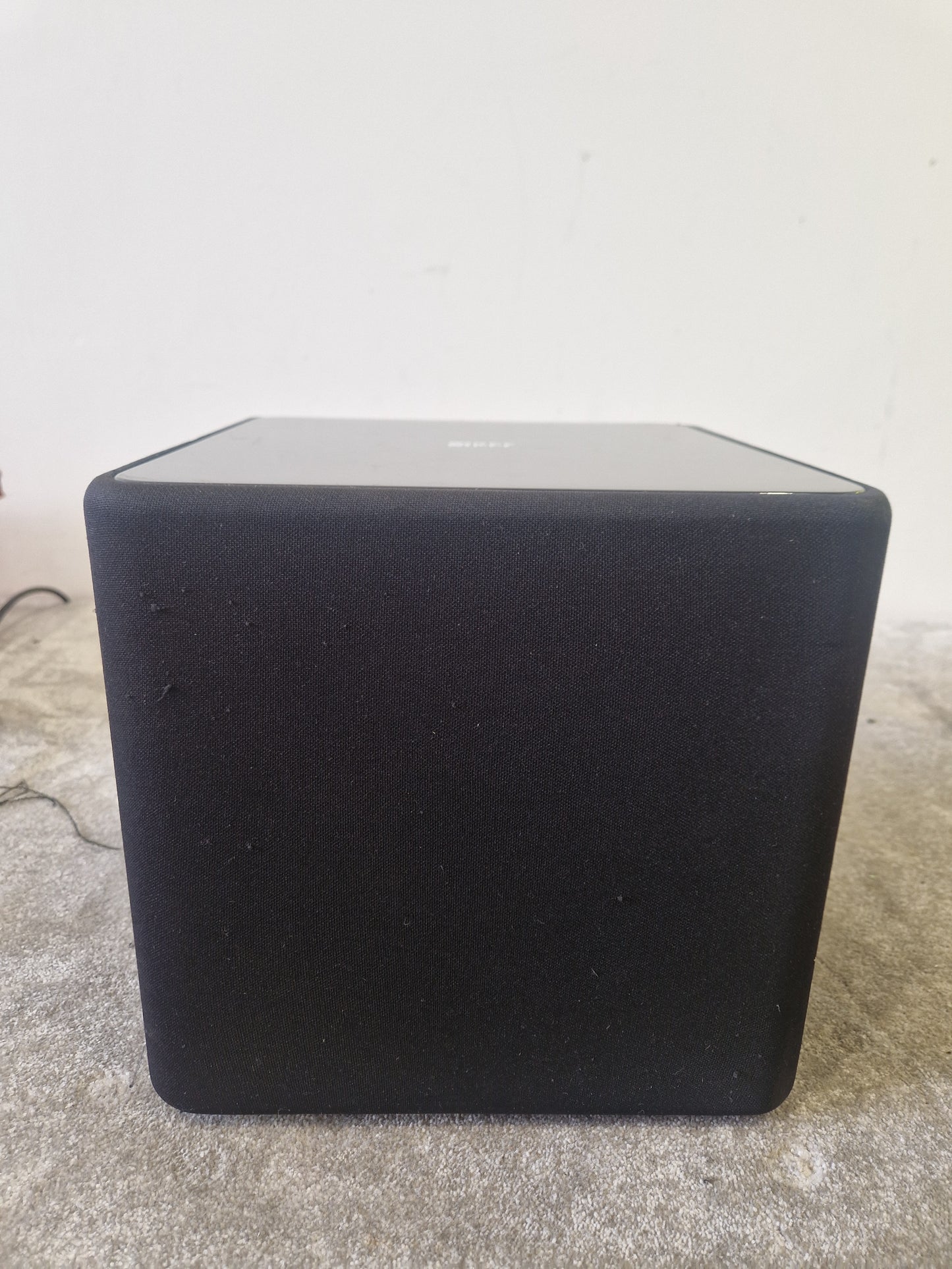 KEF Kube 1 – Active 8" Subwoofer – 200W Class-D – Very Good