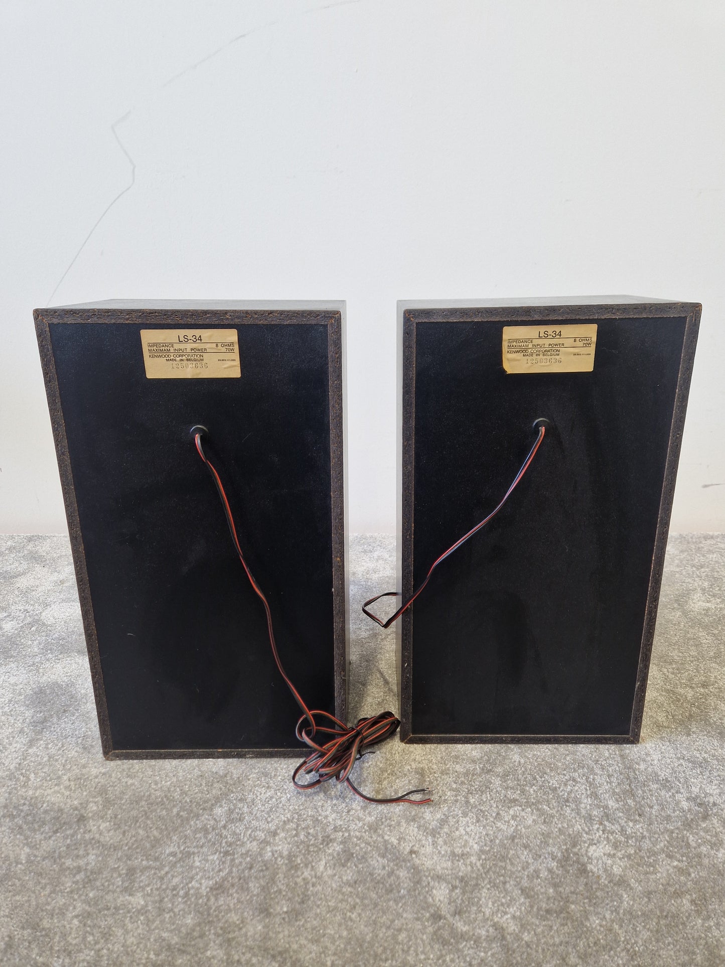 Kenwood LS-34 – Pair of Vintage Stereo Speakers – Very Good