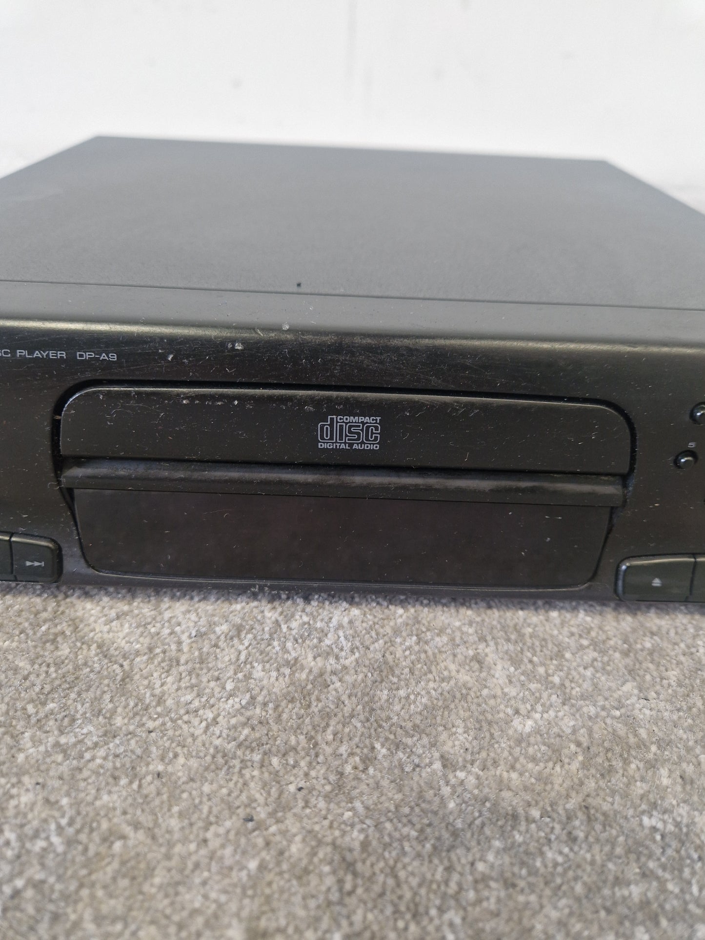 Kenwood DP-A9 – Compact CD Player – Very Good w/ Original Box