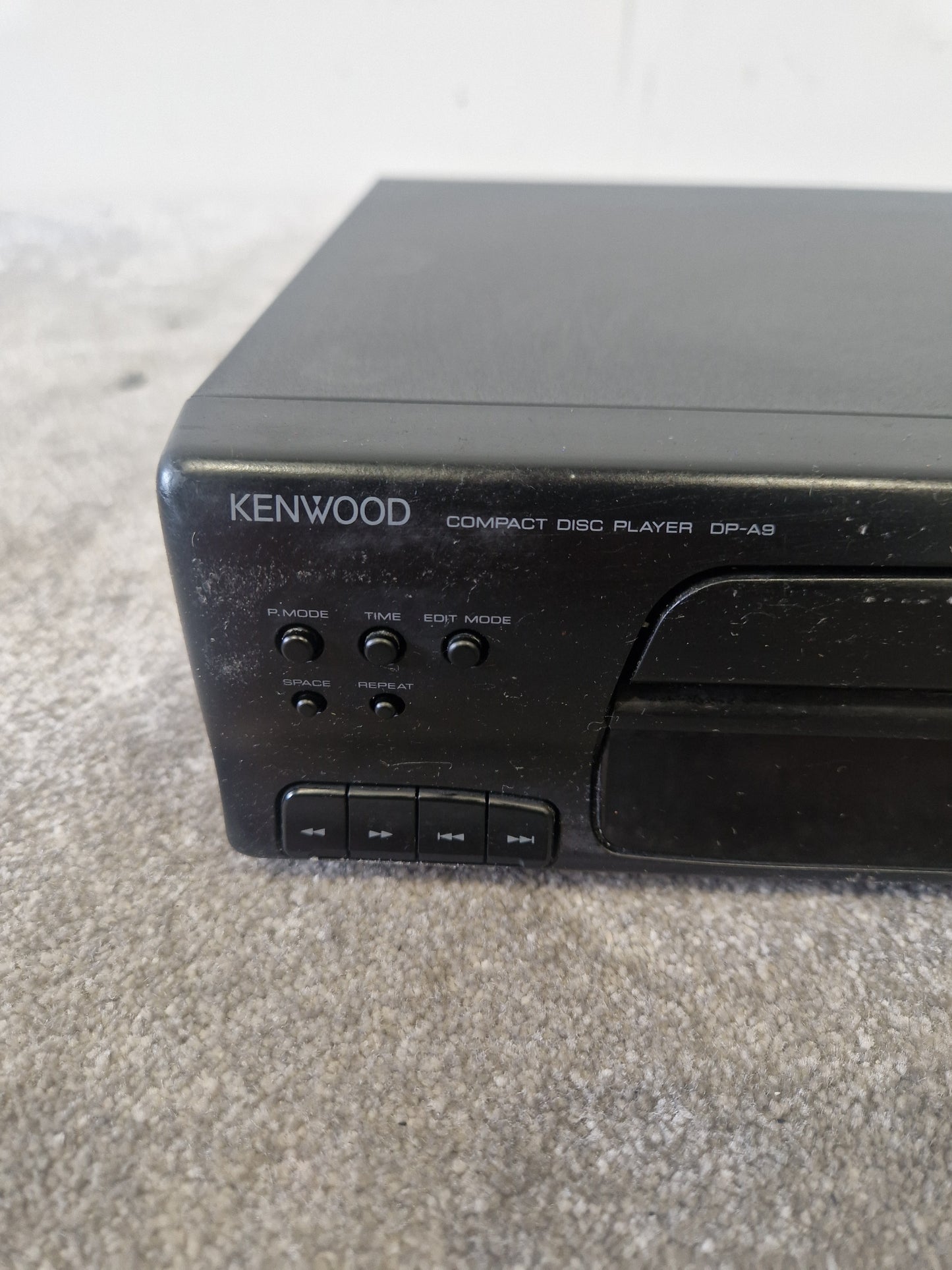 Kenwood DP-A9 – Compact CD Player – Very Good w/ Original Box