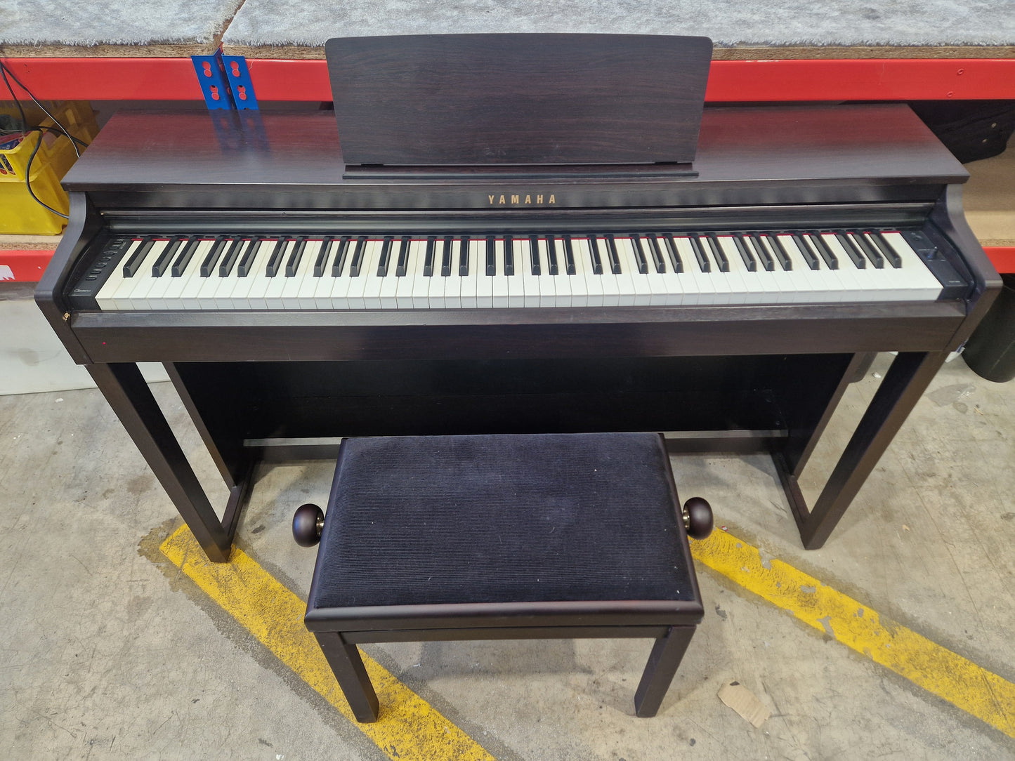 Yamaha Clavinova CLP-525 – Digital Piano – Very Good w/ Stagg Stool