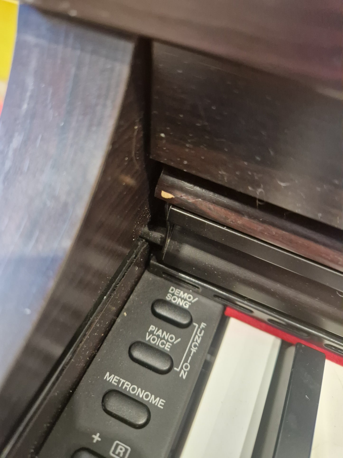 Yamaha Clavinova CLP-525 – Digital Piano – Very Good w/ Stagg Stool