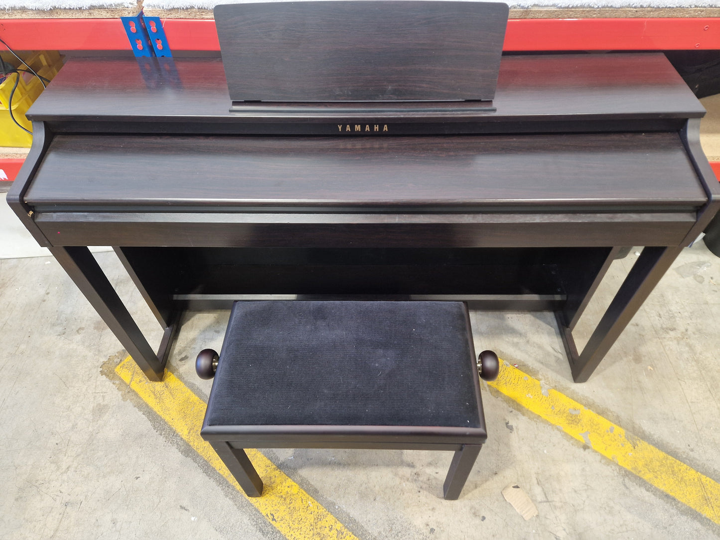 Yamaha Clavinova CLP-525 – Digital Piano – Very Good w/ Stagg Stool