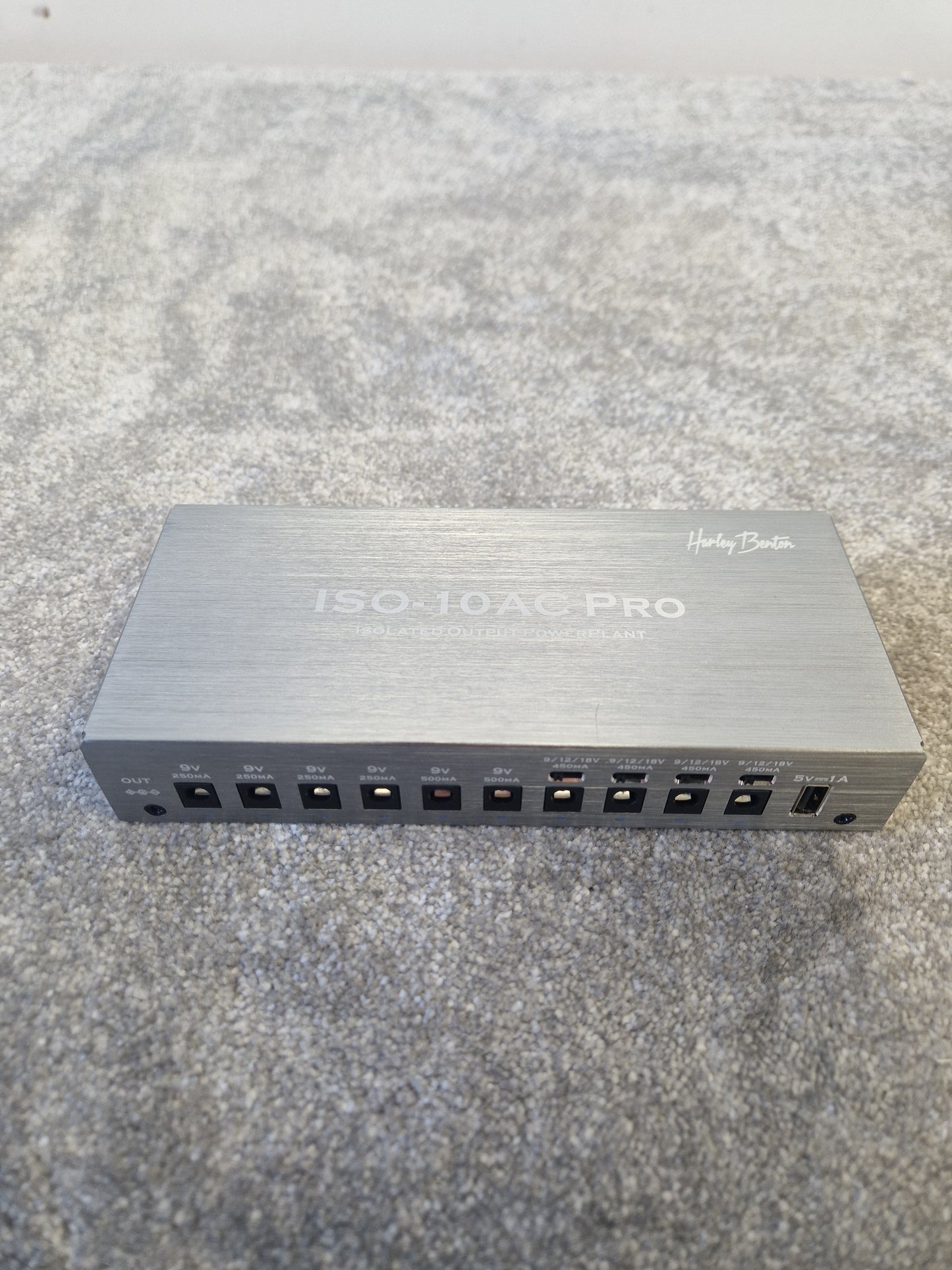 Harley Benton ISO-10AC Pro – Modular Pedalboard Power Supply – Excellent