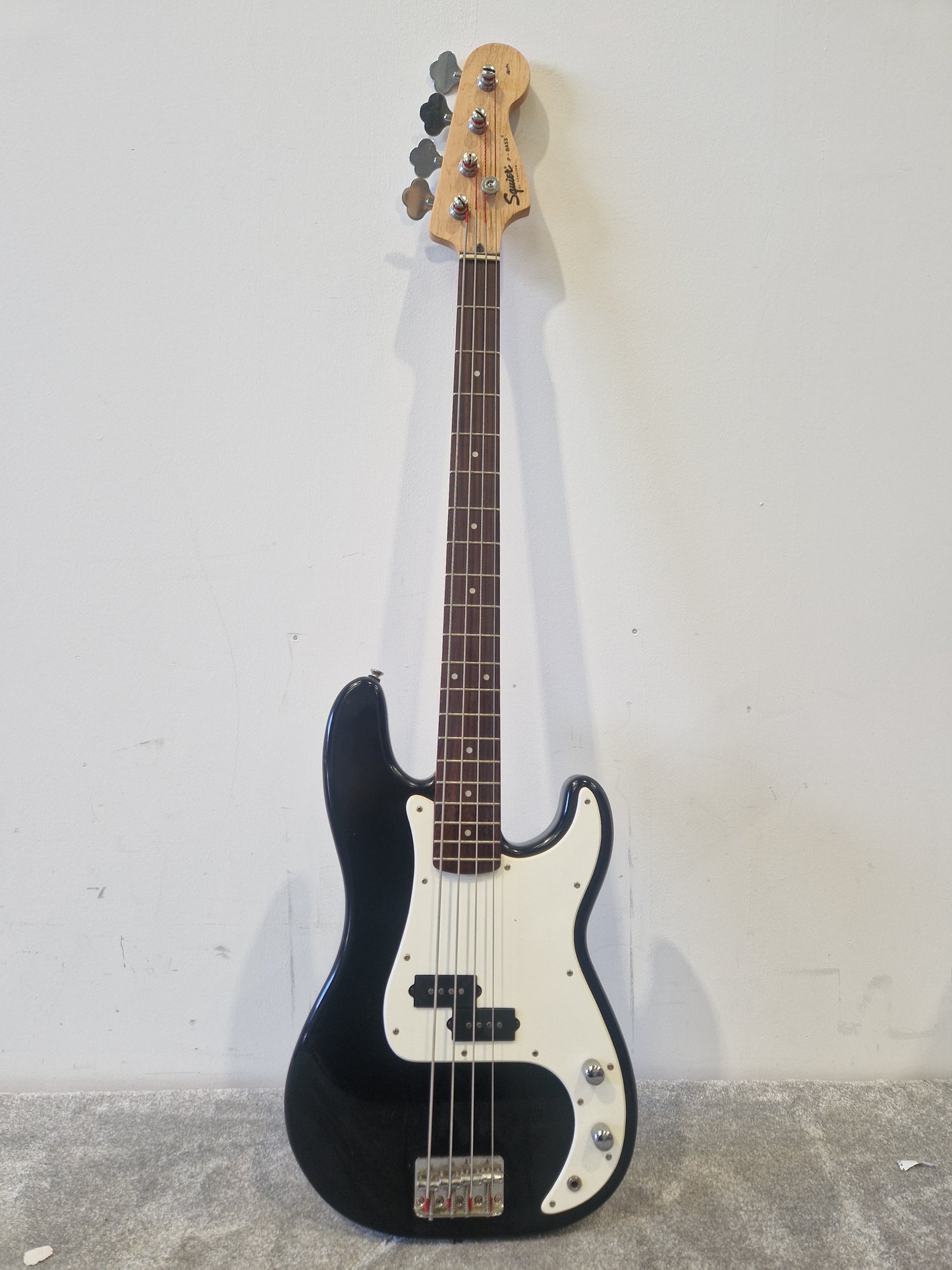 Fender Squier Precision Bass 2000, Black - Maple Neck - Very Good