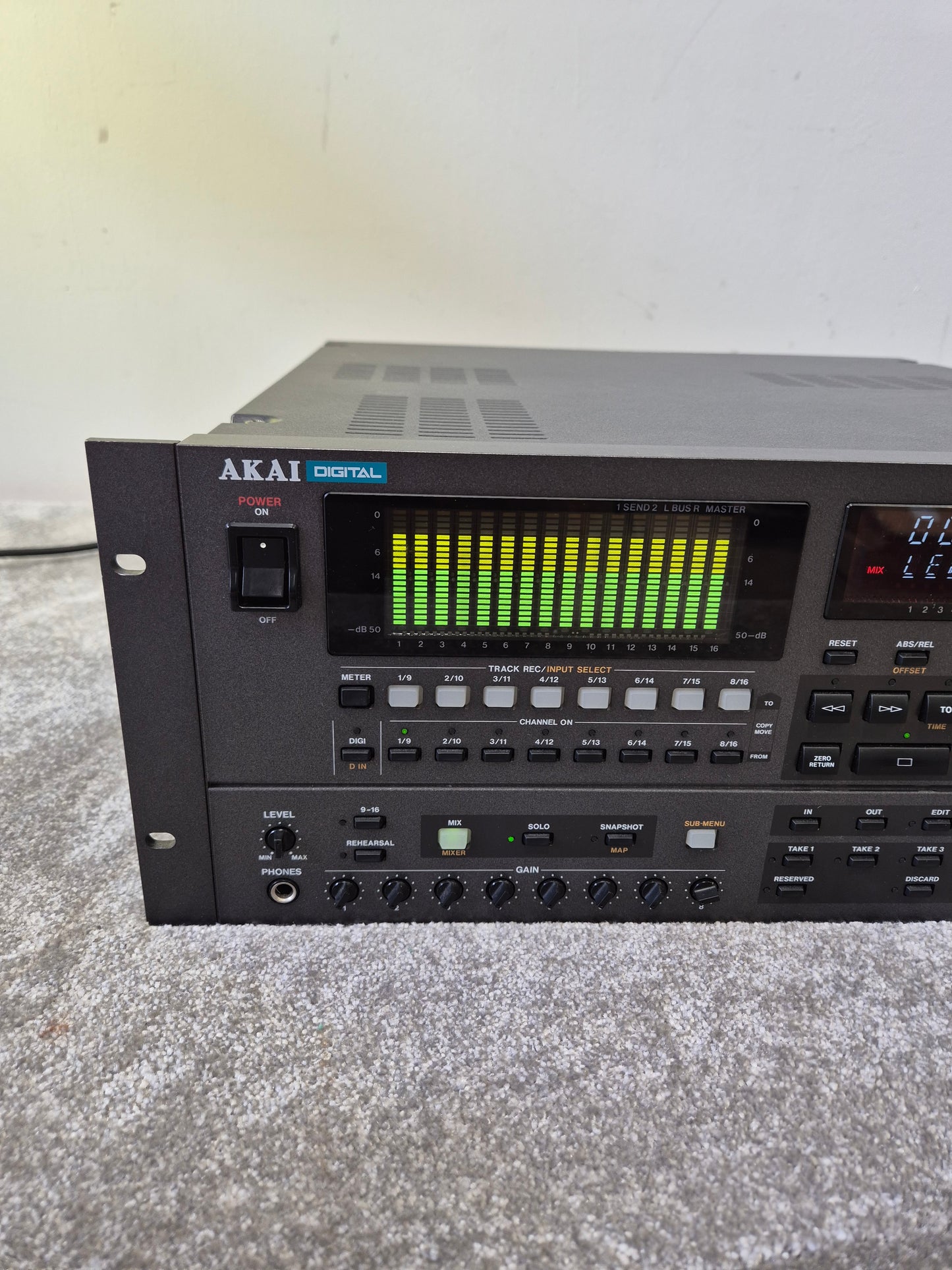 Akai DR16 - 16-Track Digital Recorder - Excellent w/ Original Box