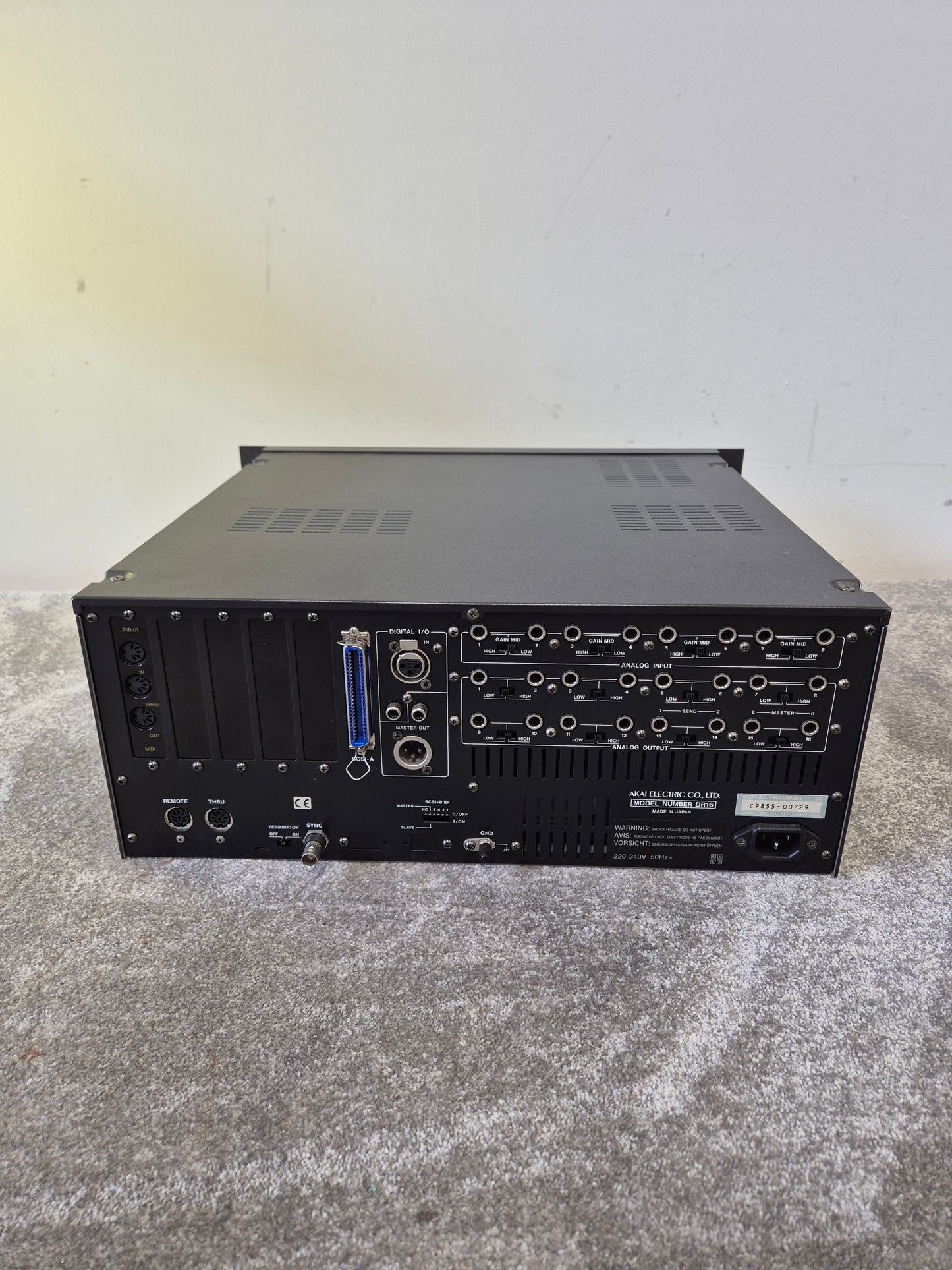 Akai DR16 - 16-Track Digital Recorder - Excellent w/ Original Box