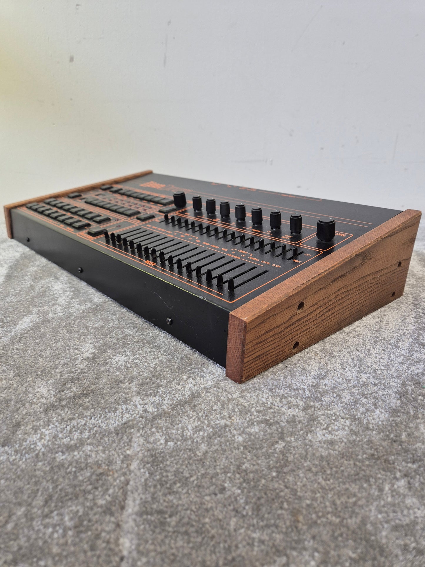 LM2 Linndrum Machine - Extremely Rare Drum Sounds Machine - Very Good