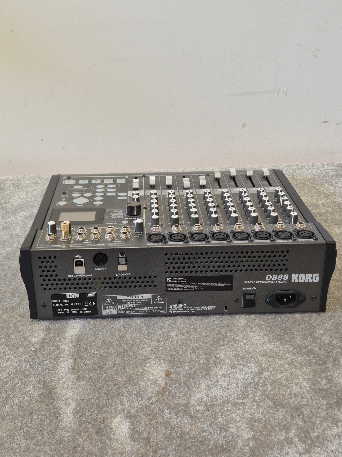 Korg D888 - 8 Track Digital Recorder - Very Good