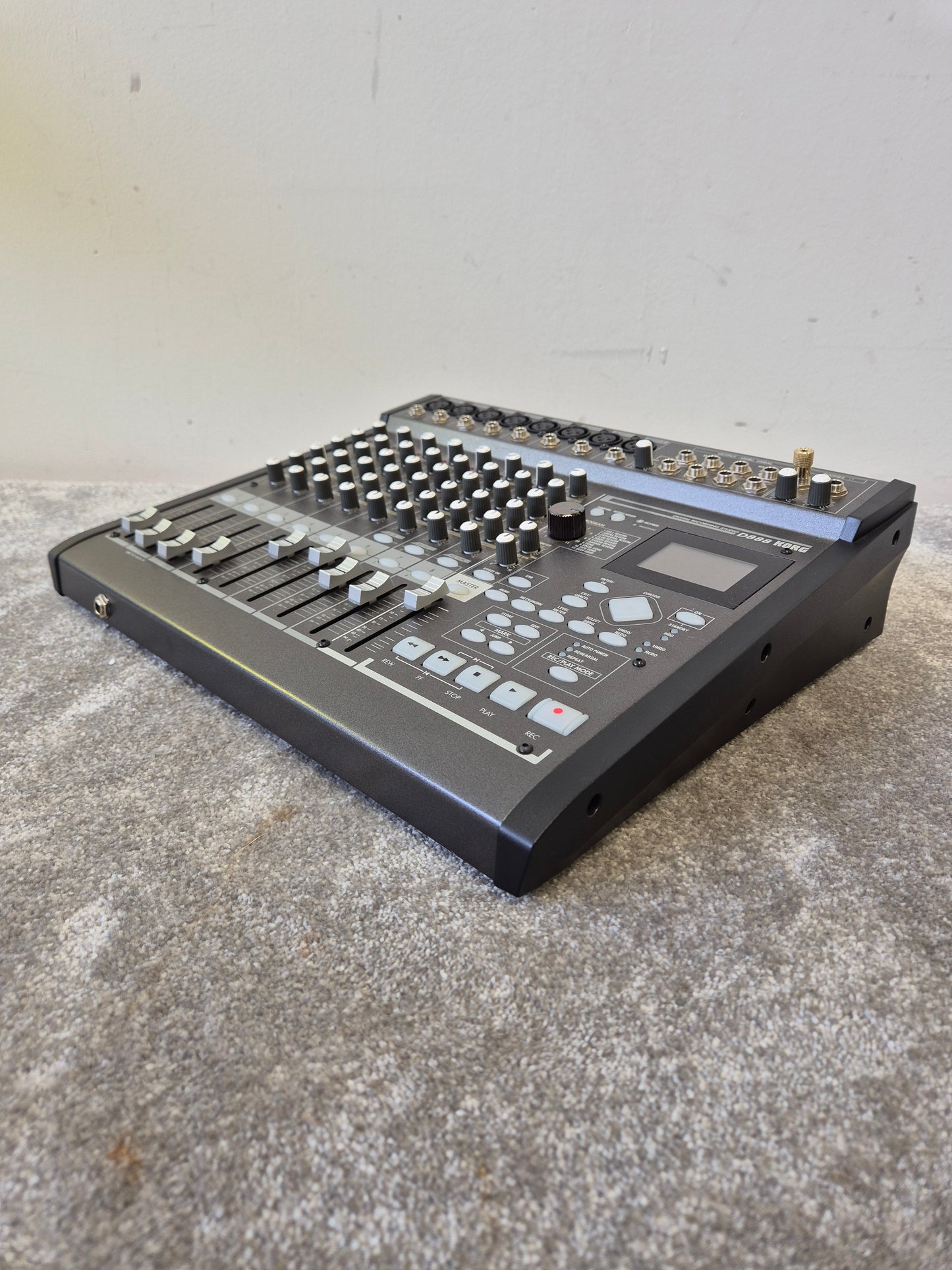 Korg D888 - 8 Track Digital Recorder - Very Good