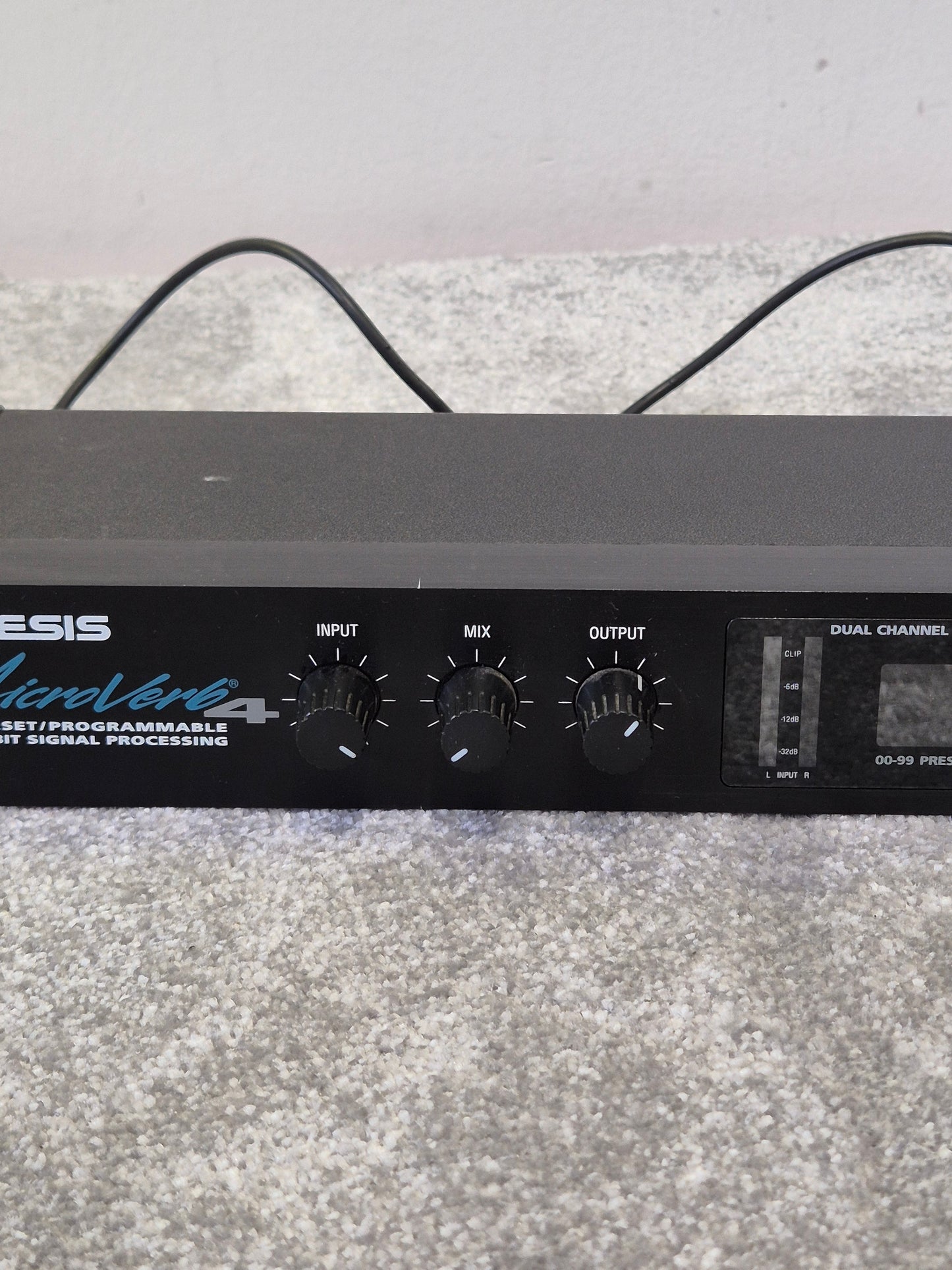Alesis Microverb 4 - Digital Reverb Processor - Very Good w/ Original box
