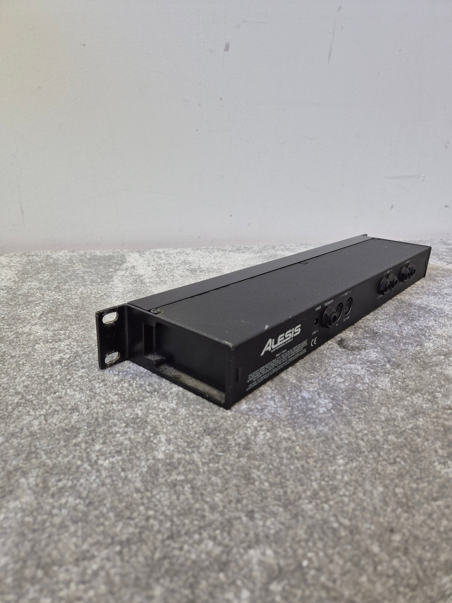 Alesis Microverb 4 - Digital Reverb Processor - Very Good w/ Original box