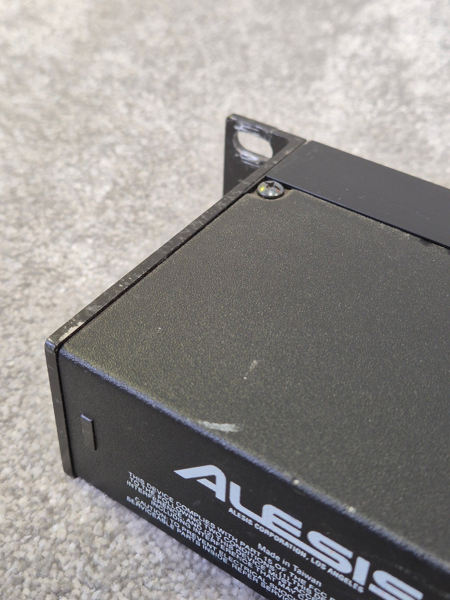 Alesis Microverb 4 - Digital Reverb Processor - Very Good w/ Original box