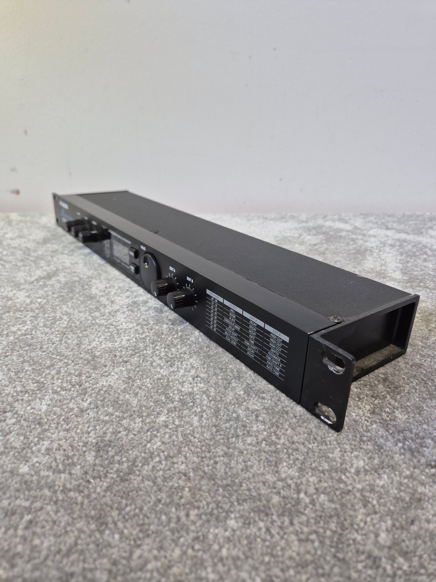 Alesis Microverb 4 - Digital Reverb Processor - Very Good w/ Original box