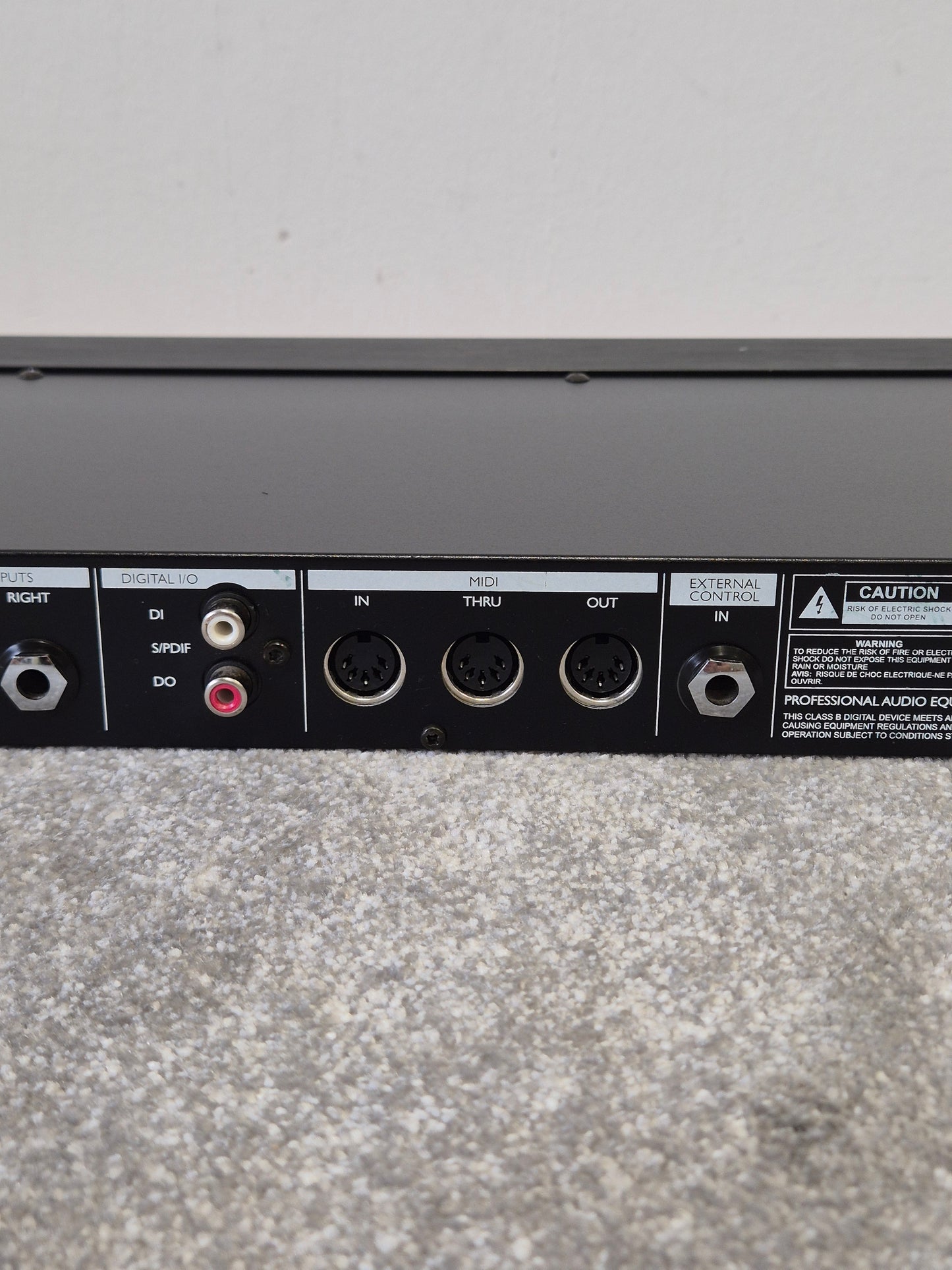 TC Electronic D-Two - Multi-Effects Processor, Digital Delay - Very Good w/ Original Box & Power Supply & Manuals