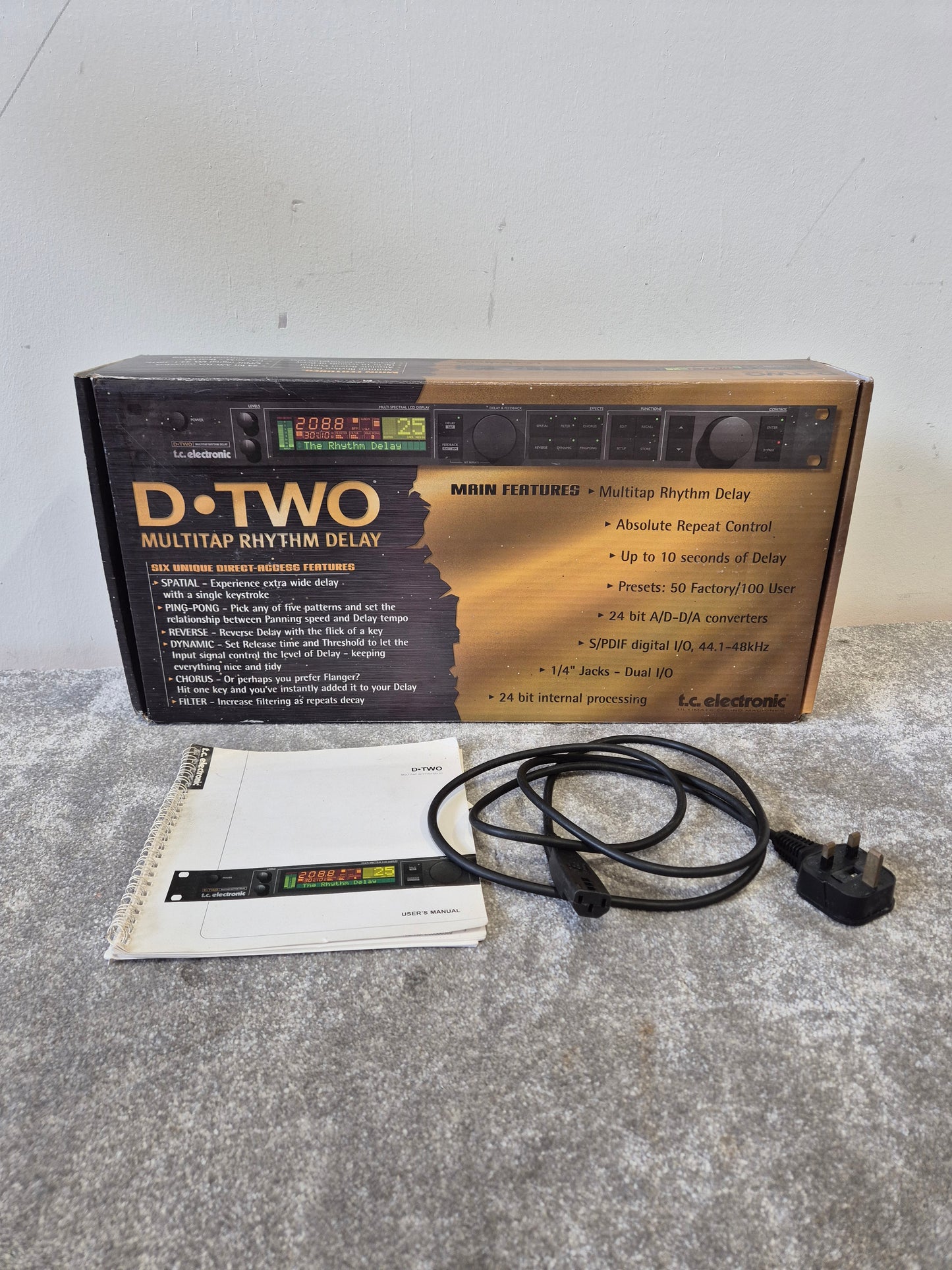 TC Electronic D-Two - Multi-Effects Processor, Digital Delay - Very Good w/ Original Box & Power Supply & Manuals