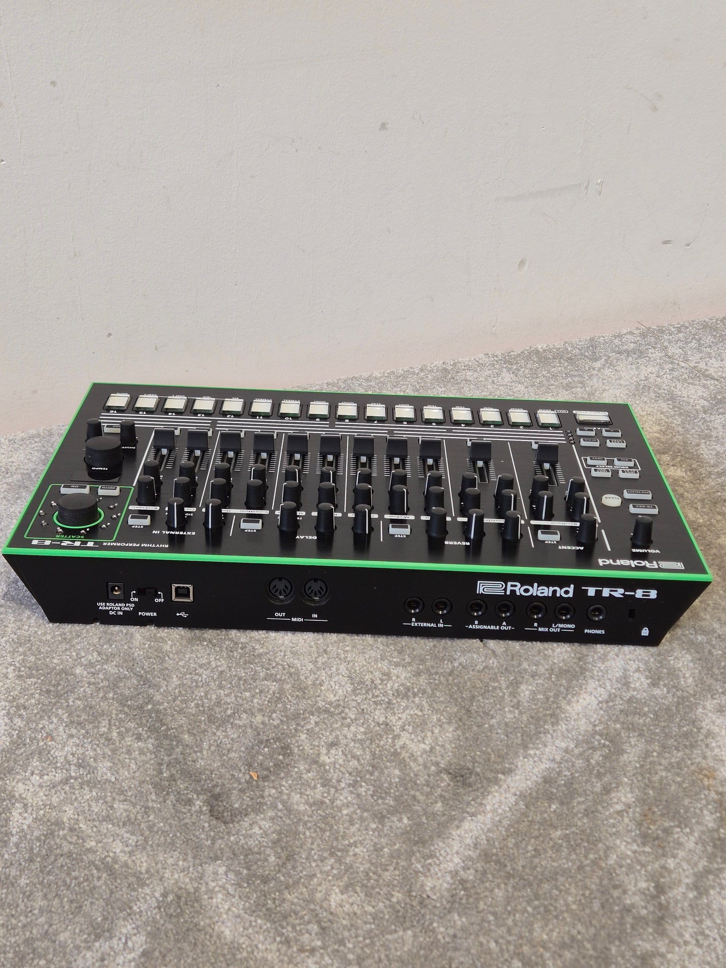 Roland TR-8 Drum Machine - Excellent w/ Original Box