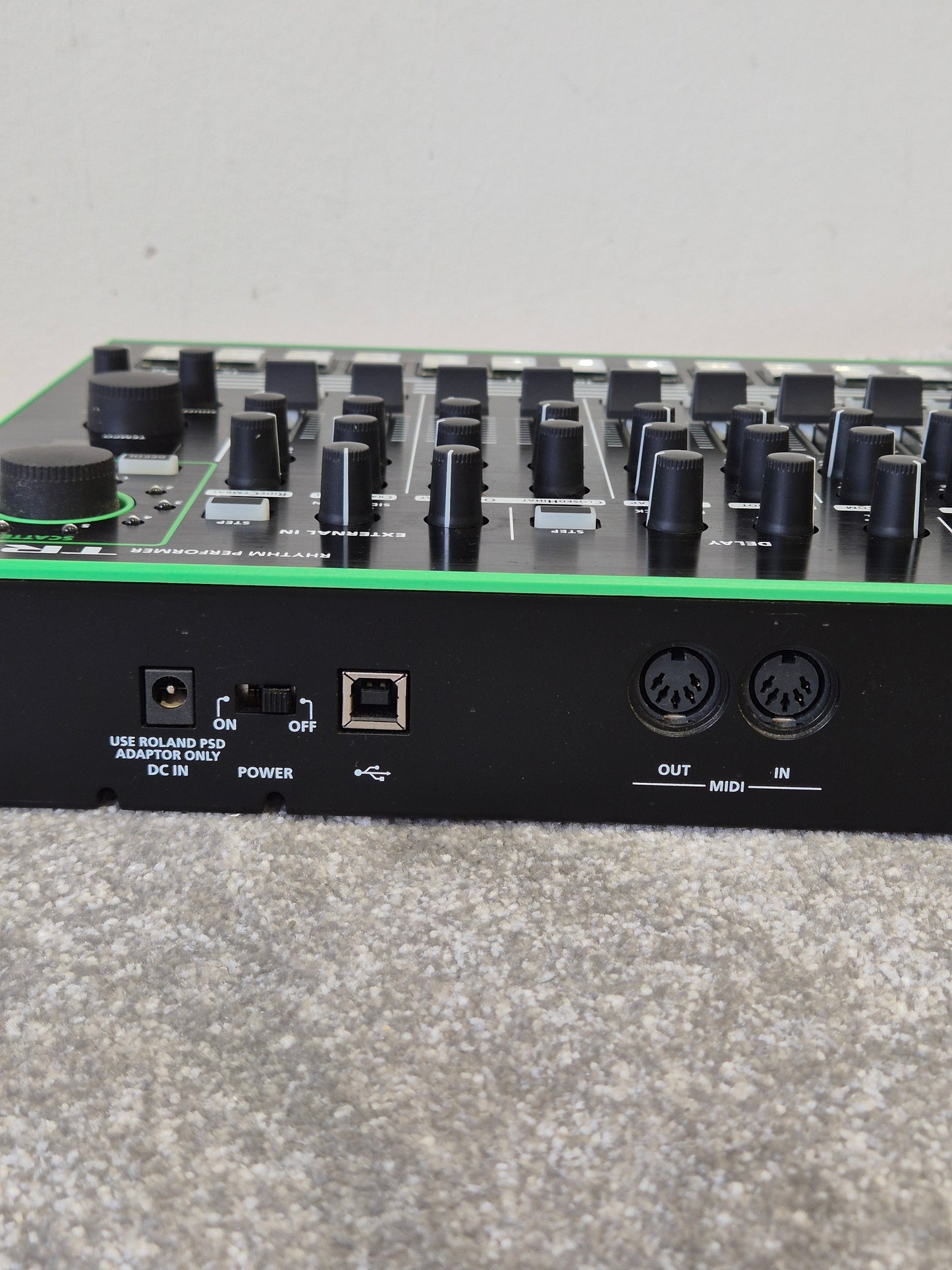 Roland TR-8 Drum Machine - Excellent w/ Original Box