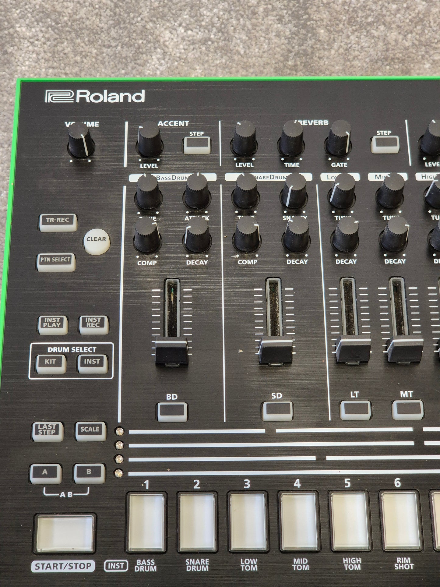 Roland TR-8 Drum Machine - Excellent w/ Original Box