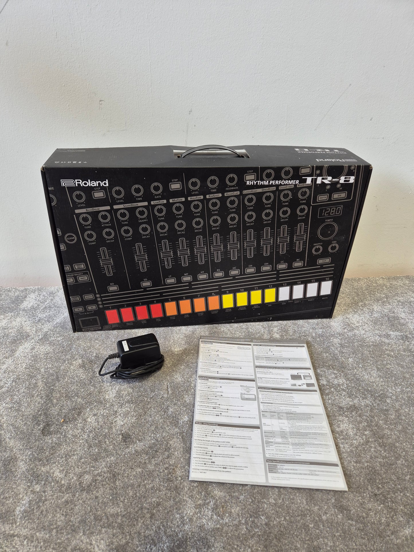 Roland TR-8 Drum Machine - Excellent w/ Original Box