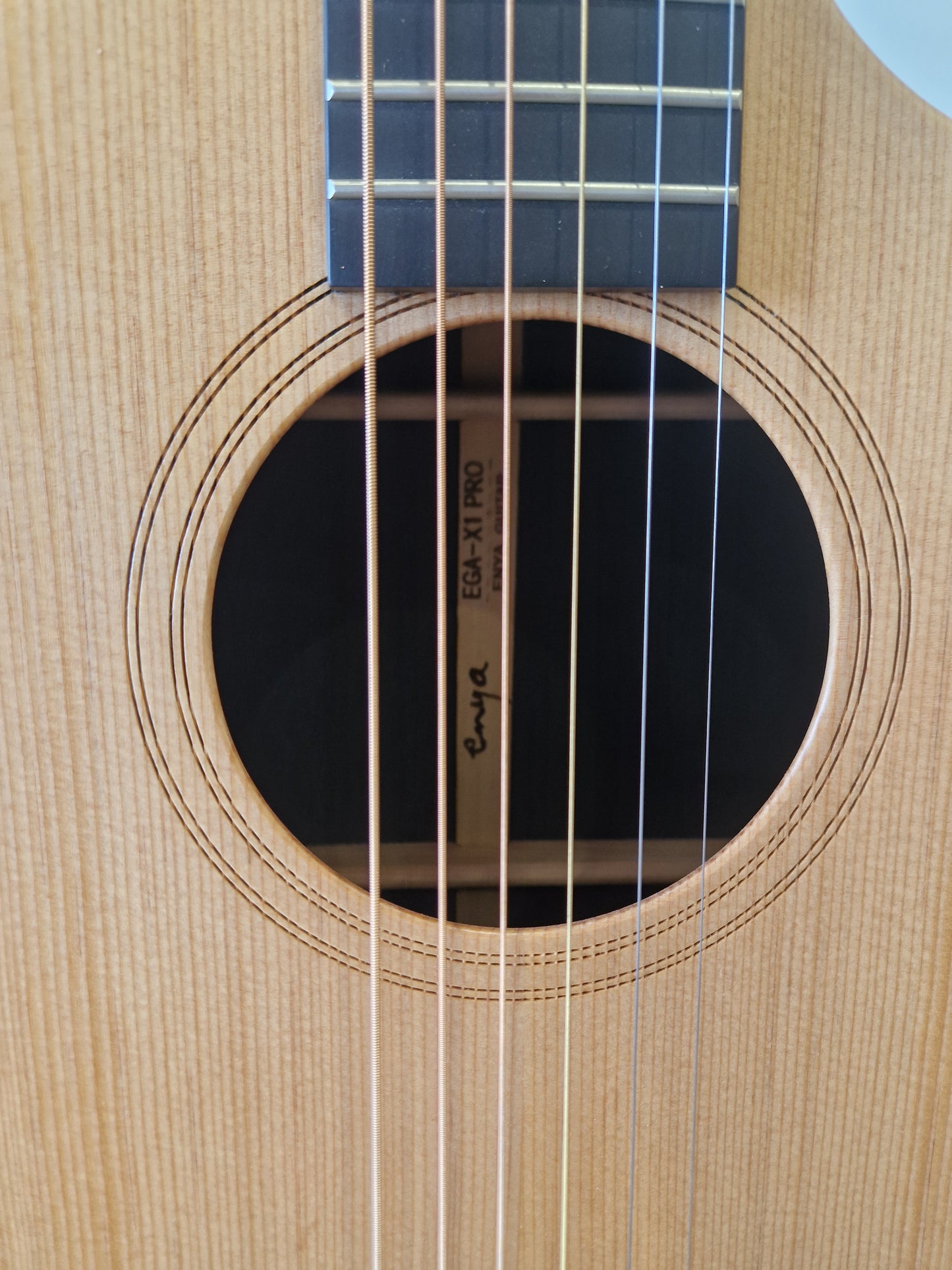 Enya EGA-X1 Pro Natural - Carbon Fiber Construction, EQ System - Excellent w/ Manuals & Soft Case