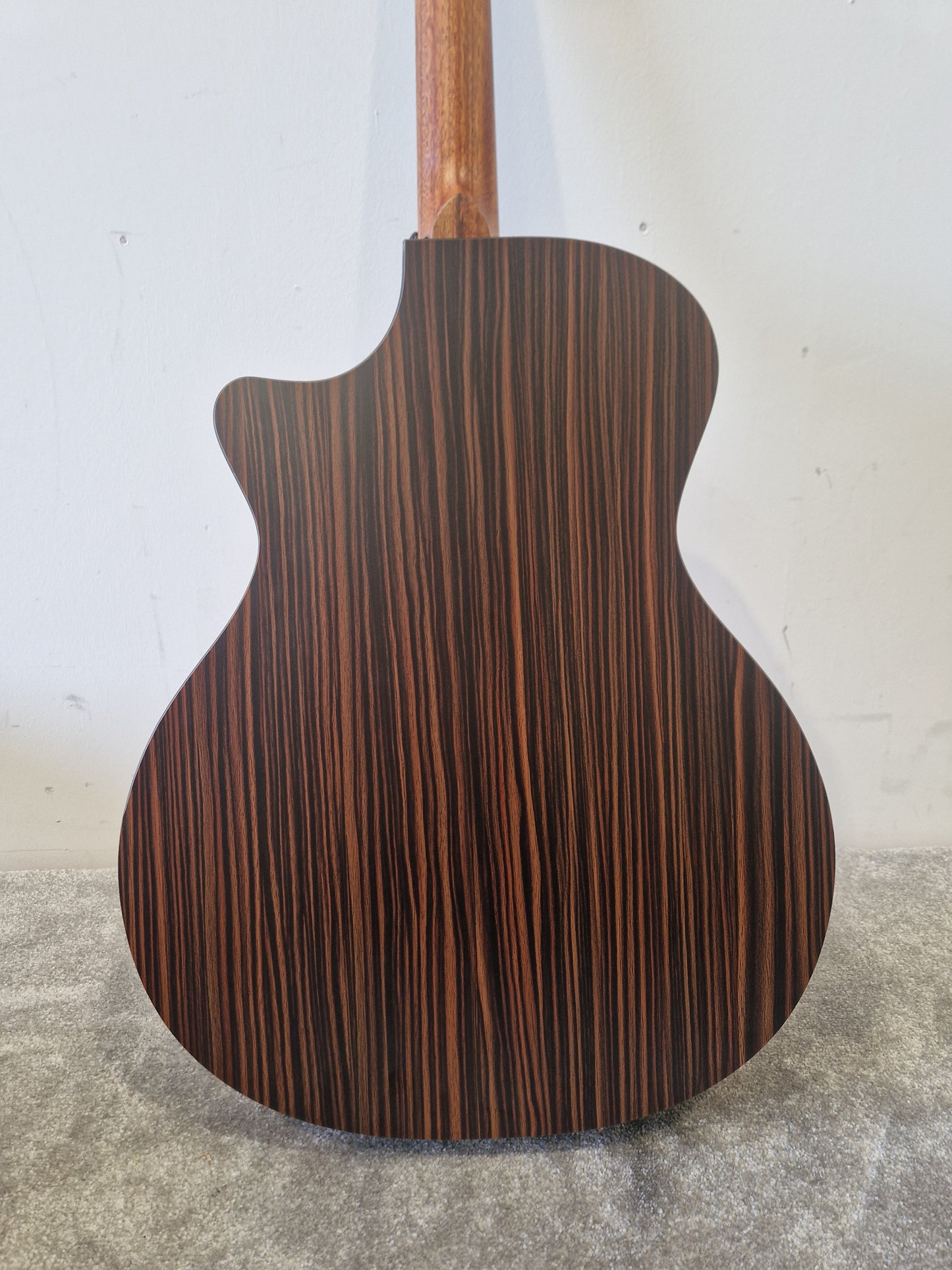 Enya EGA-X1 Pro Natural - Carbon Fiber Construction, EQ System - Excellent w/ Manuals & Soft Case