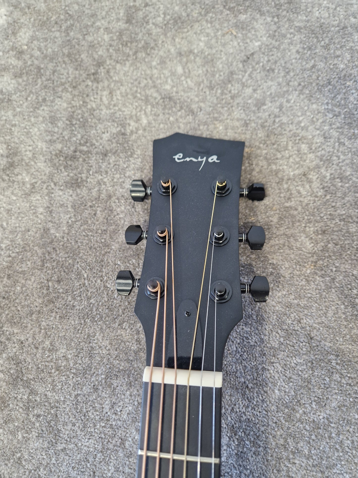 Enya EGA-X1 Pro Natural - Carbon Fiber Construction, EQ System - Excellent w/ Manuals & Soft Case