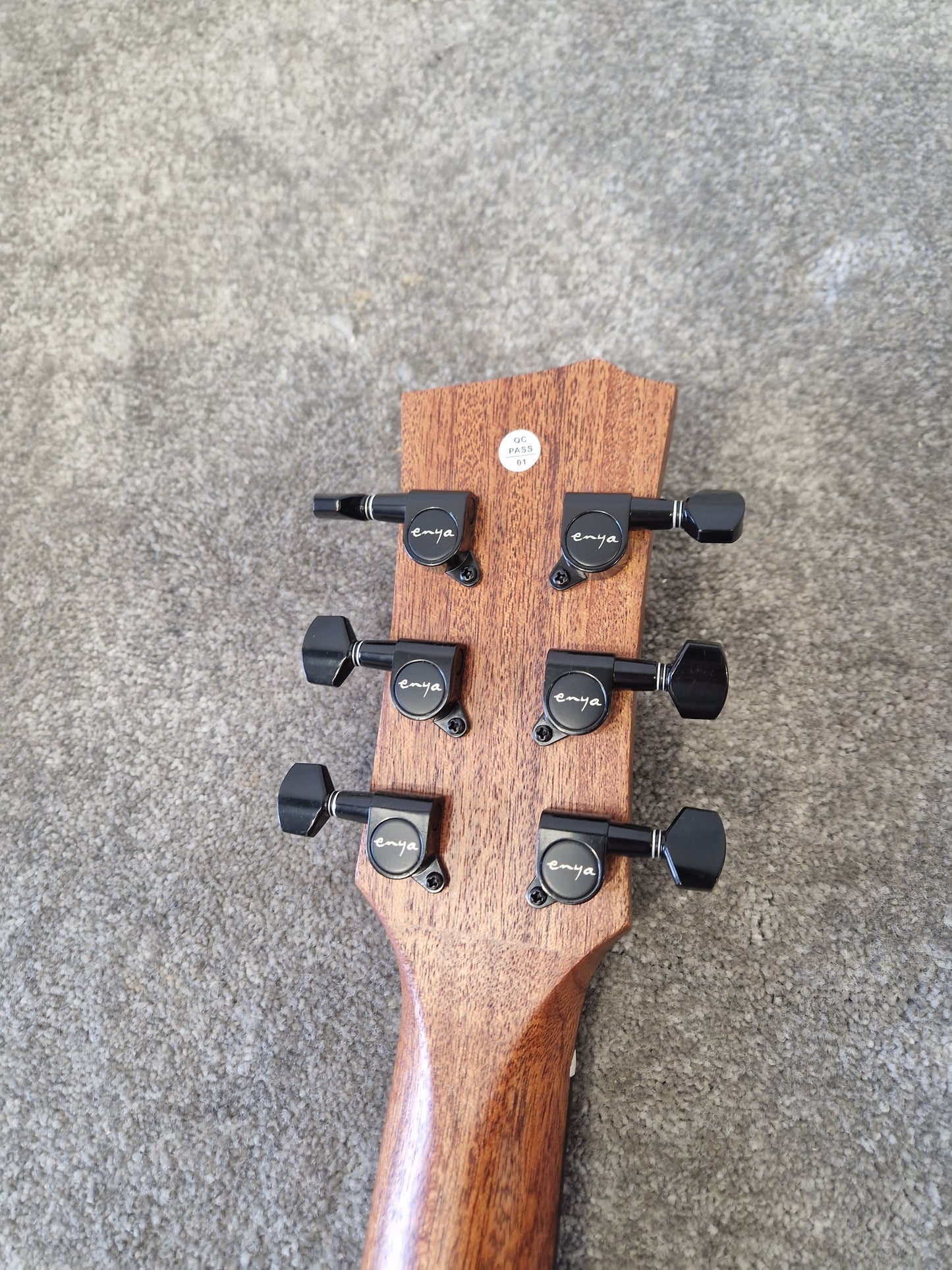 Enya EGA-X1 Pro Natural - Carbon Fiber Construction, EQ System - Excellent w/ Manuals & Soft Case