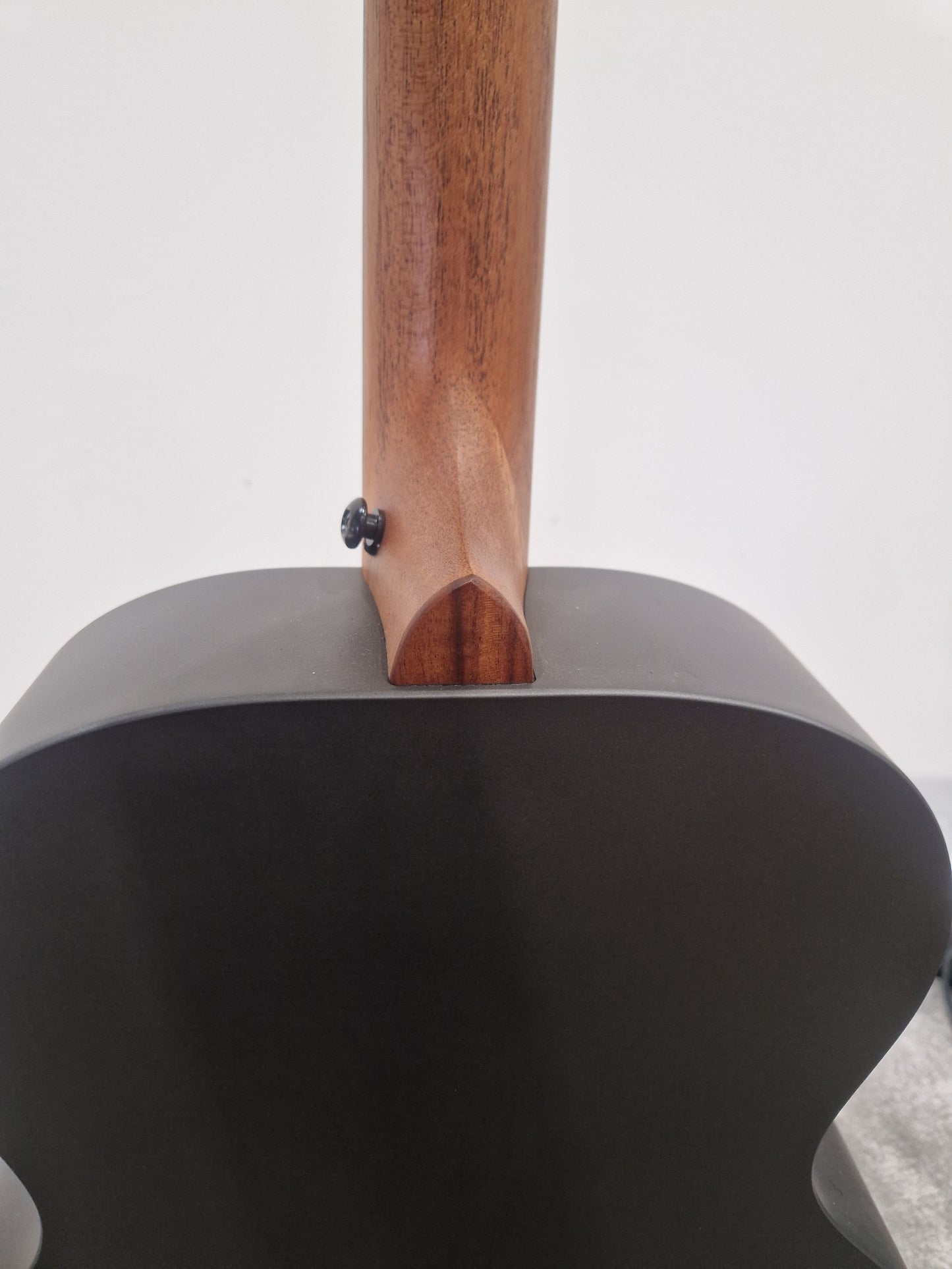 Enya EM-XO/BK - Carbon Fiber Construction, Acoustic-Electric - Excellent w/ Soft Case