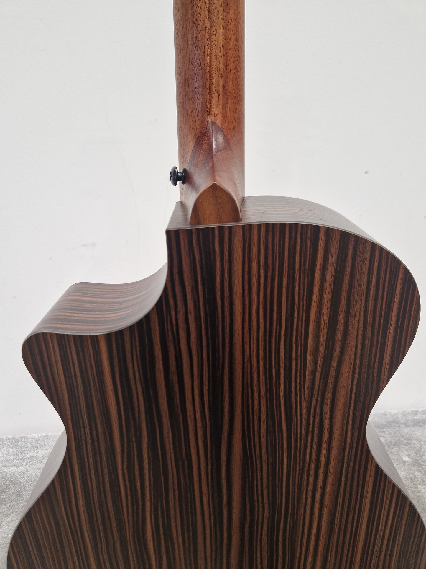 Enya EGA-X1 Pro Natural - Carbon Fiber Construction, Acoustic-Electric - Excellent w/ Manuals & Soft Case