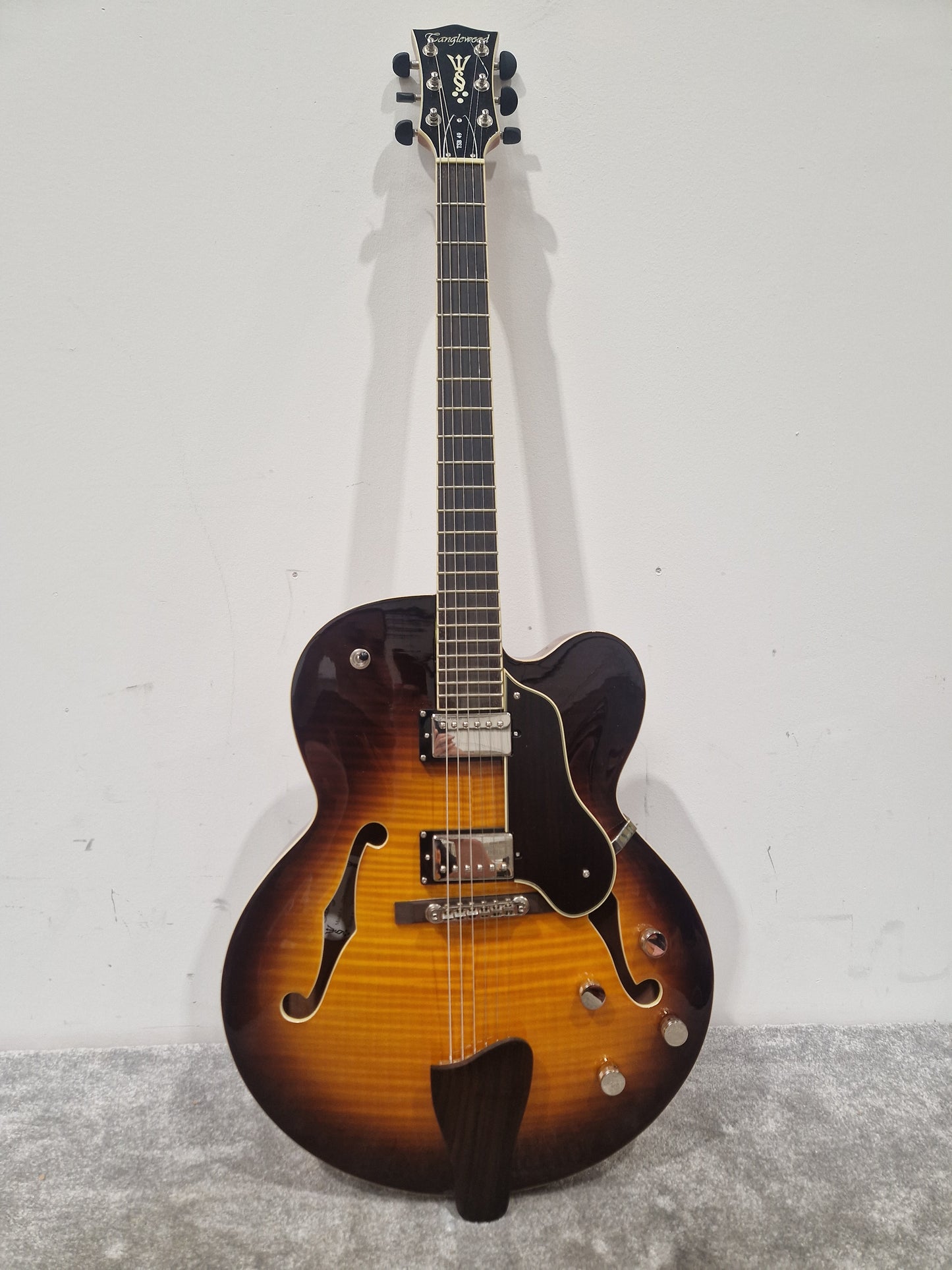 Tanglewood TSB49 - Solid Top Electric Semi Acoustic Guitar - Excellent