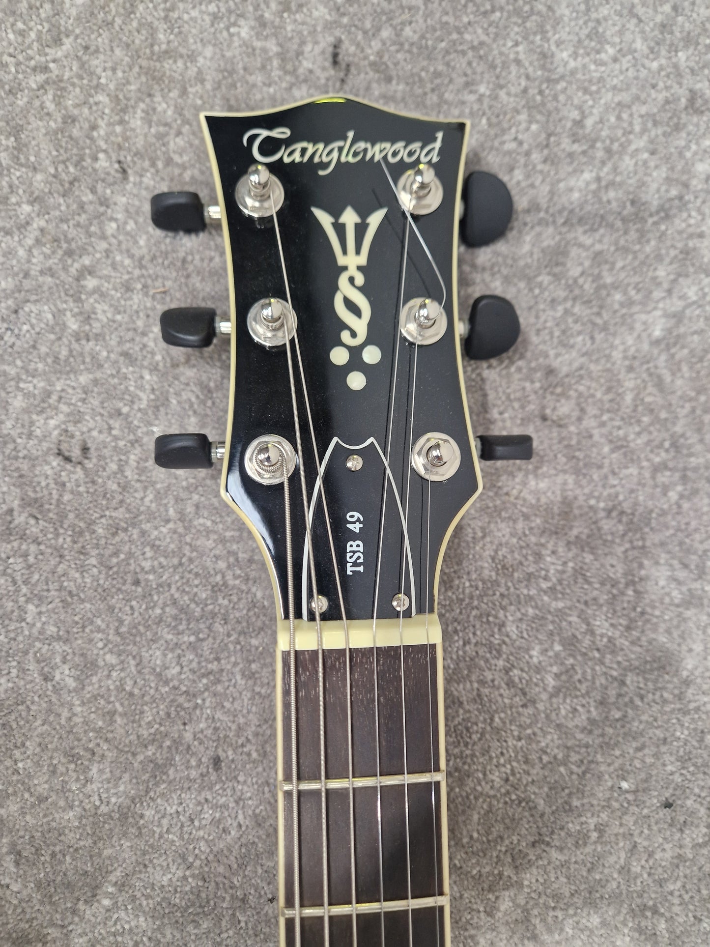Tanglewood TSB49 - Solid Top Electric Semi Acoustic Guitar - Excellent