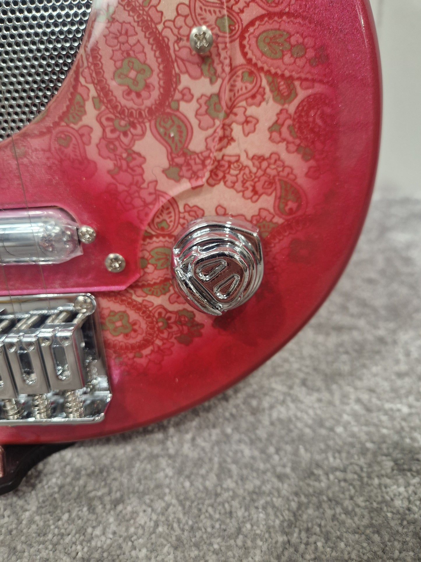 Pignose Electric Travel Guitar - Compact Design, Solid Tone - Excellent w/ Soft Case & Pink Guitar strap