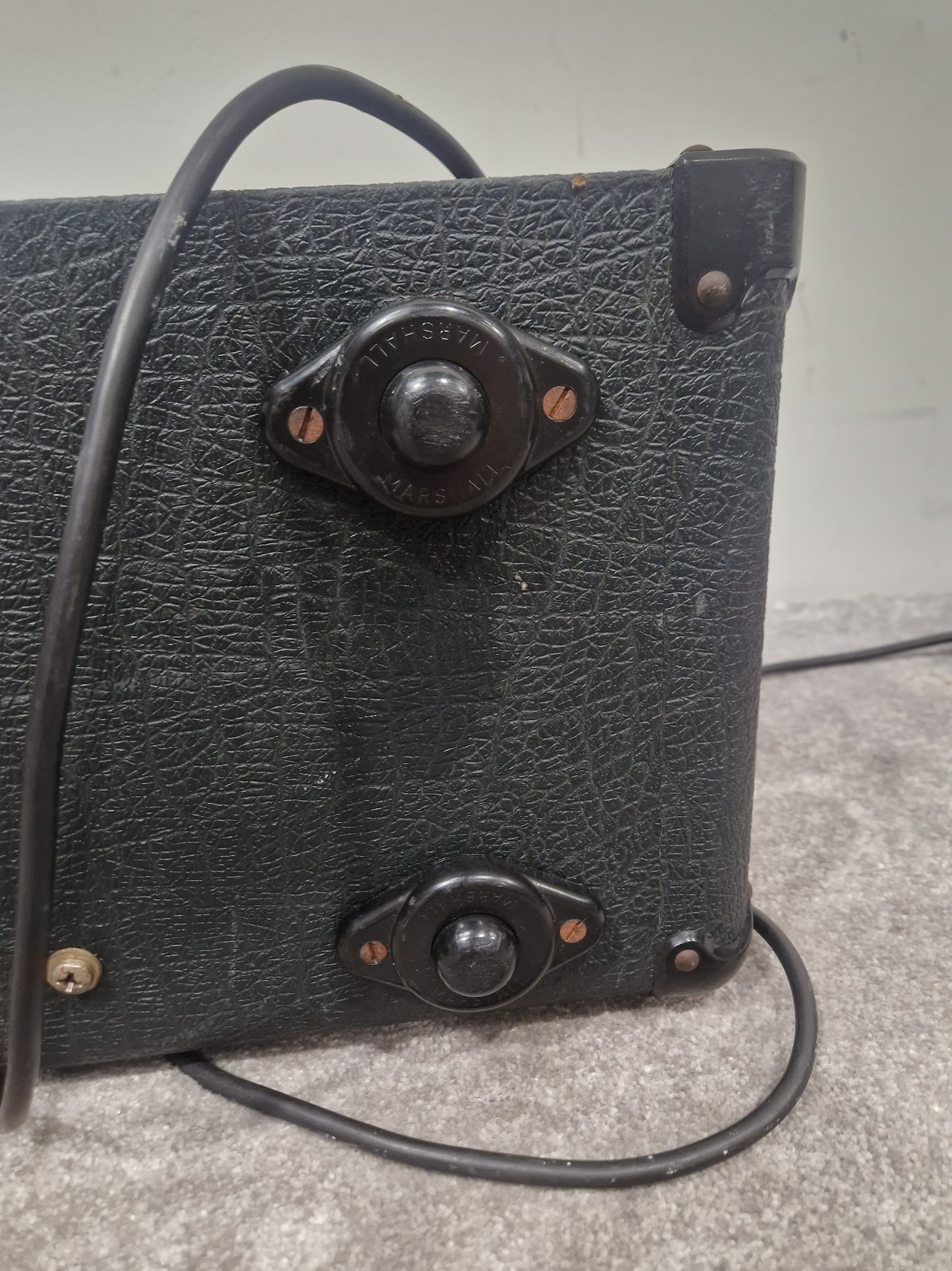 Marshall 100w Lead and Bass - 100 Watt Amplifier, Versatile Sound - Very Good