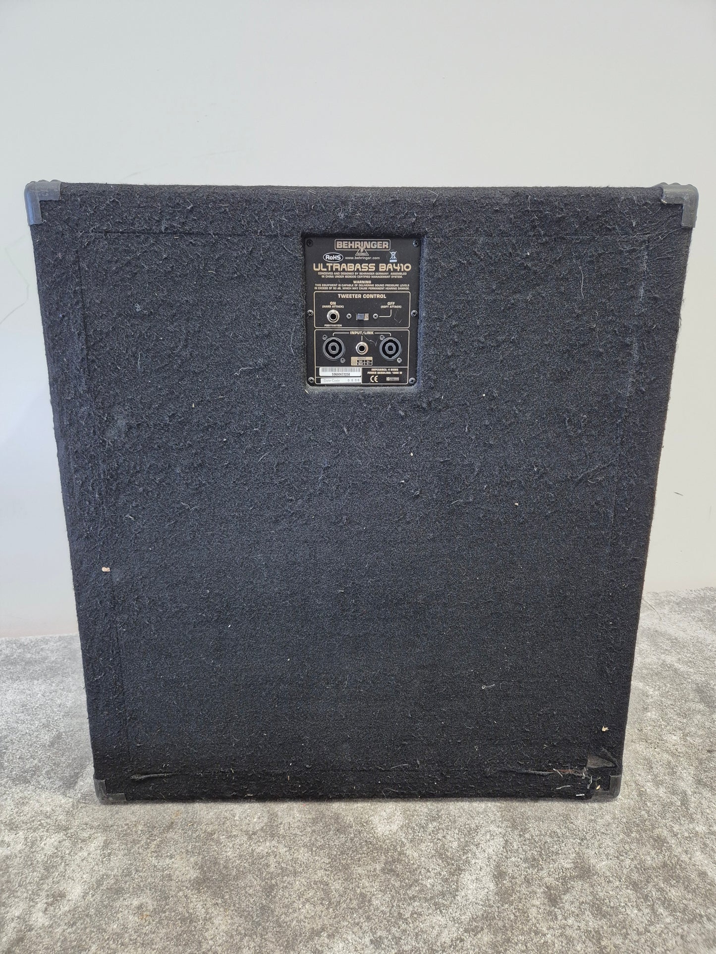 Behringer Ultrabass BA410 1000W Speaker Cabinet - High-Power, 4x10" Speakers - Excellentt