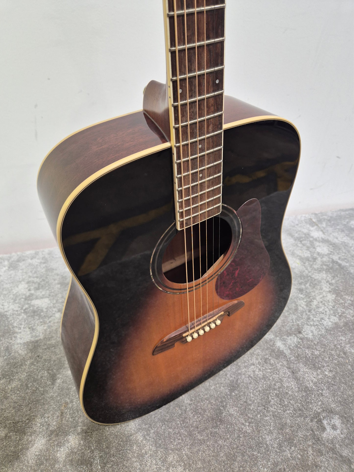 Alvarez RD26SB - Dreadnought Body Acoustic Guitar - Excellent