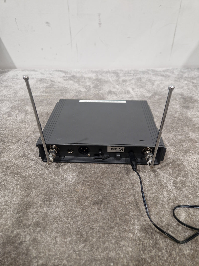 Sennheiser EM1031-V True Diversity Receiver - Professional Audio, True Diversity Technology - Excellent w/ Power Supply & Hard Case & Sennheiser Mic Transmitter - image 10