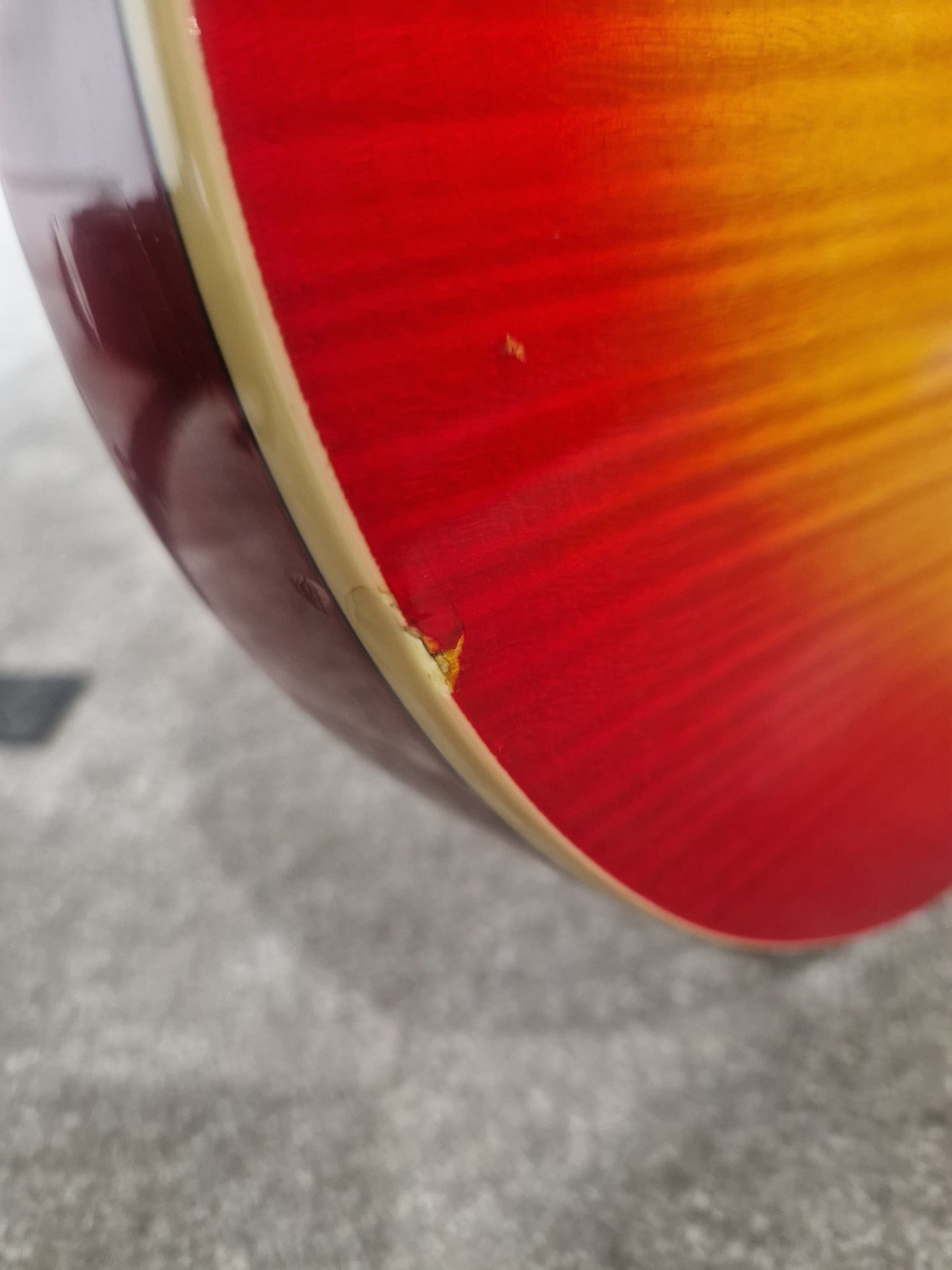 Epiphone Les Paul Standard Sunburst - Mahogany Body, Rosewood Fretboard - Good w/ Stagg soft case
