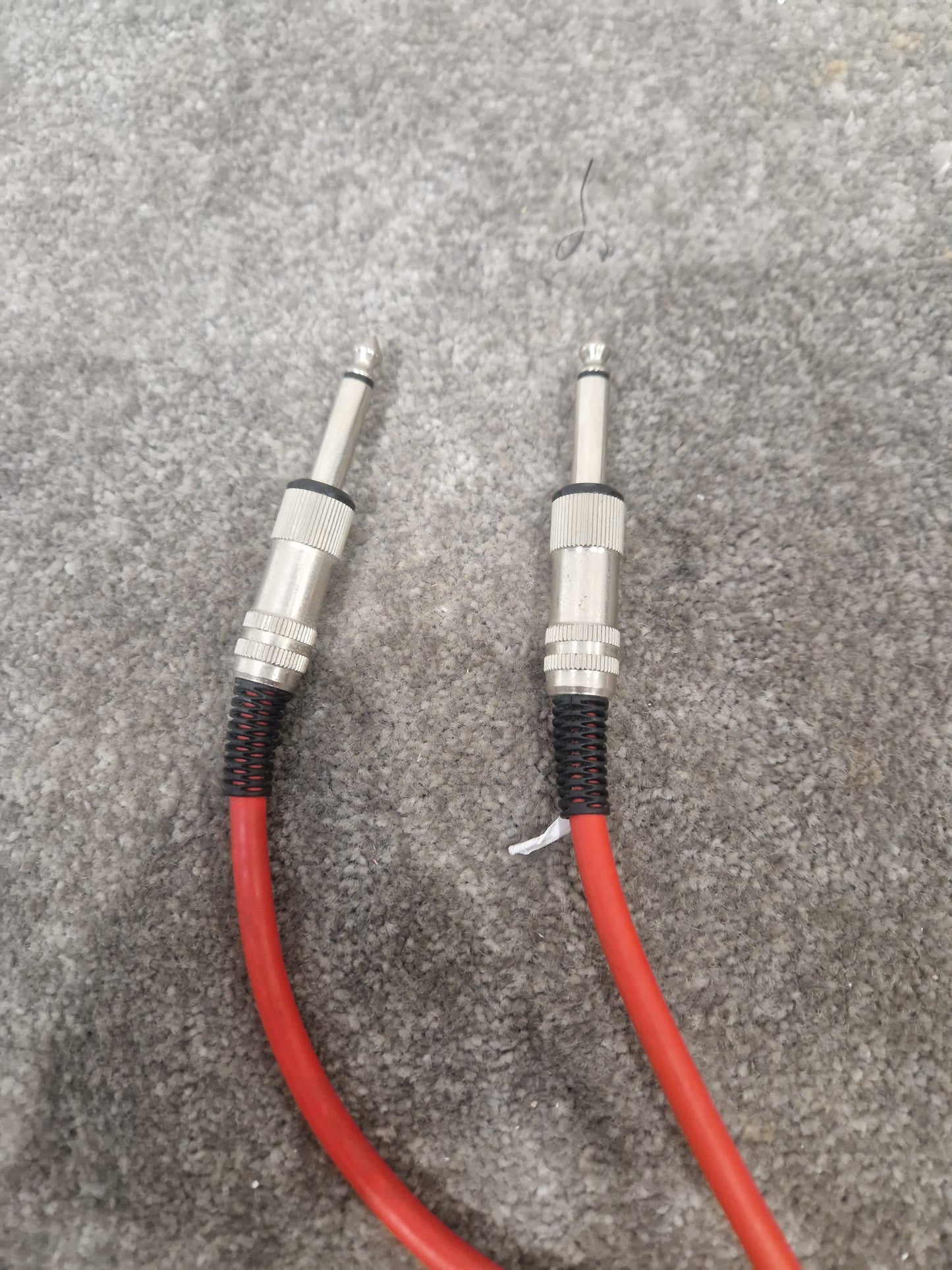 5ft Unbranded Red Guitar Cable - Durable, Reliable - Excellent