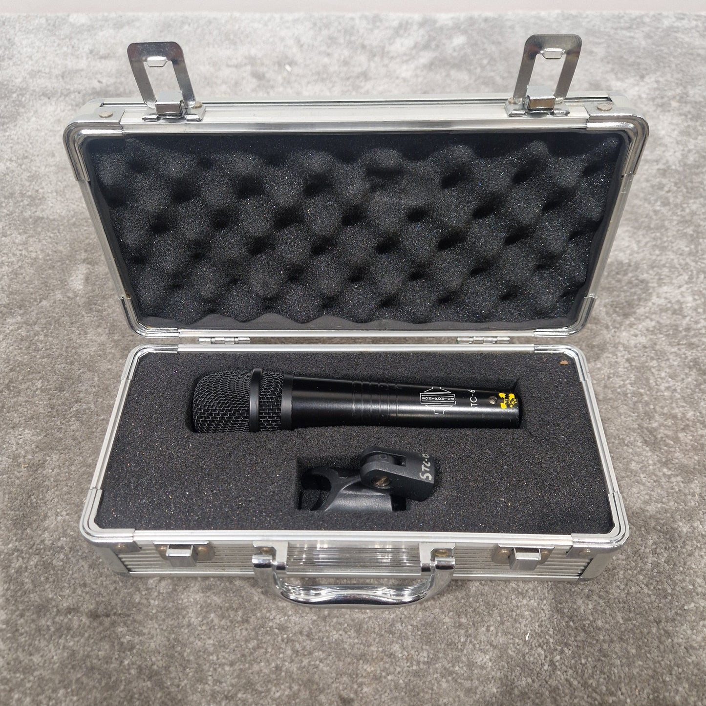 Sontronics STC-6 Condenser Microphone - Cardioid Pattern, Gold Sputtered Diaphragm - Excellent w/ Hard Case & Mic holder