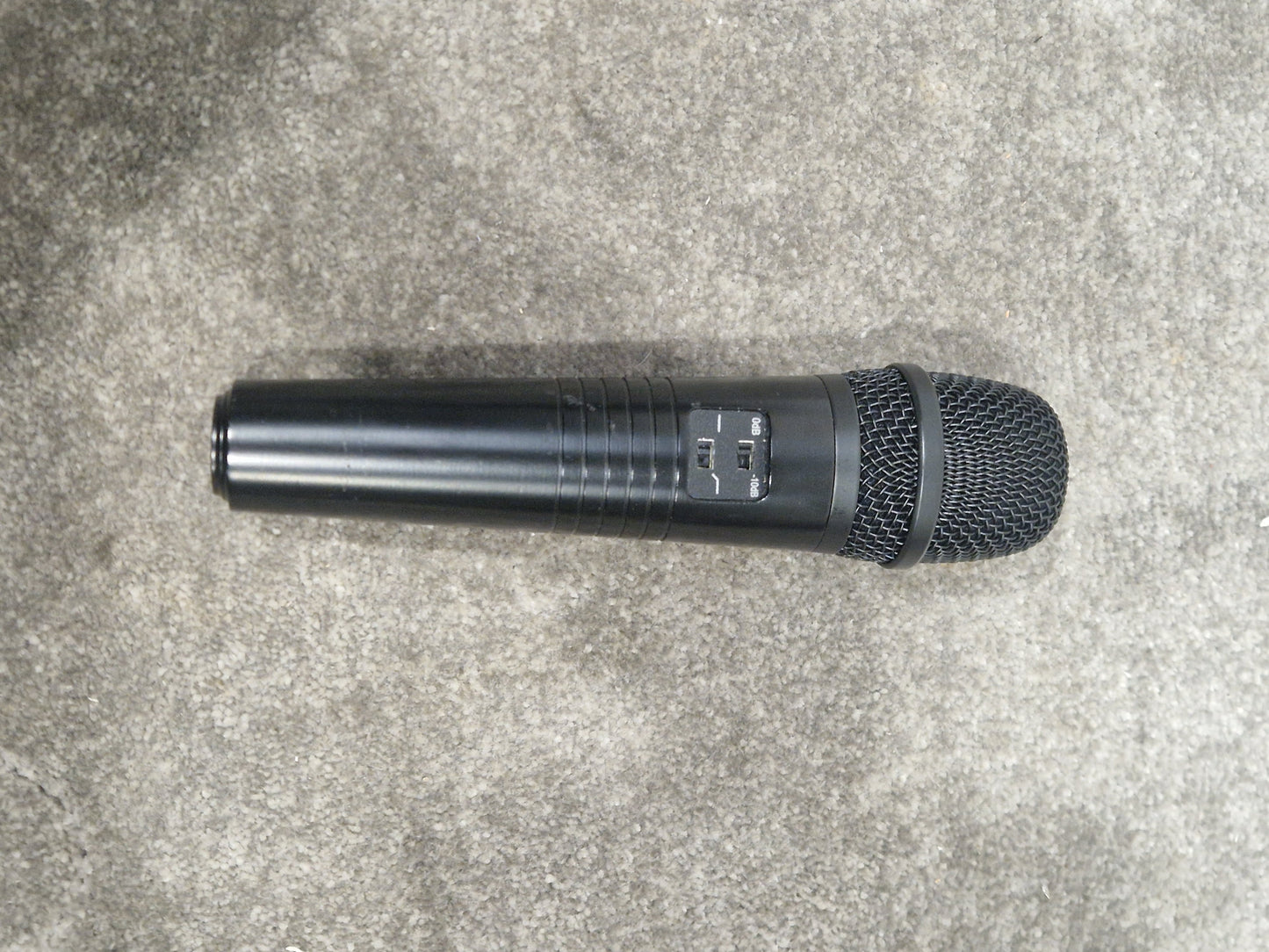 Sontronics STC-6 Condenser Microphone - Cardioid Pattern, Gold Sputtered Diaphragm - Excellent w/ Hard Case & Mic holder