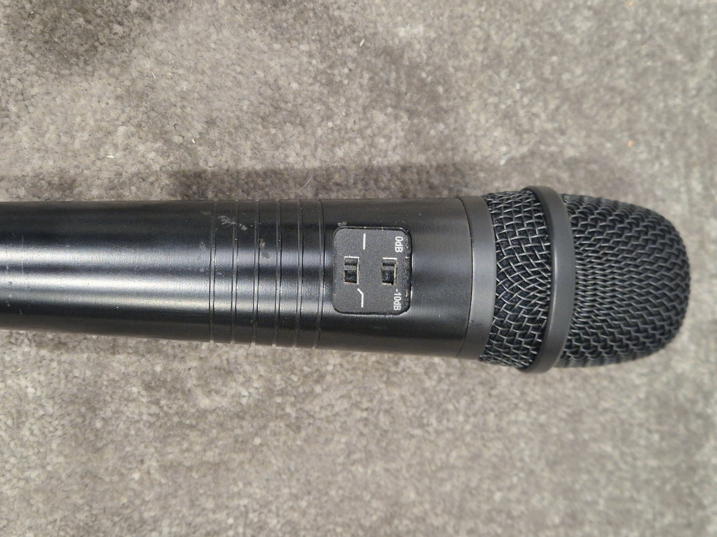 Sontronics STC-6 Condenser Microphone - Cardioid Pattern, Gold Sputtered Diaphragm - Excellent w/ Hard Case & Mic holder