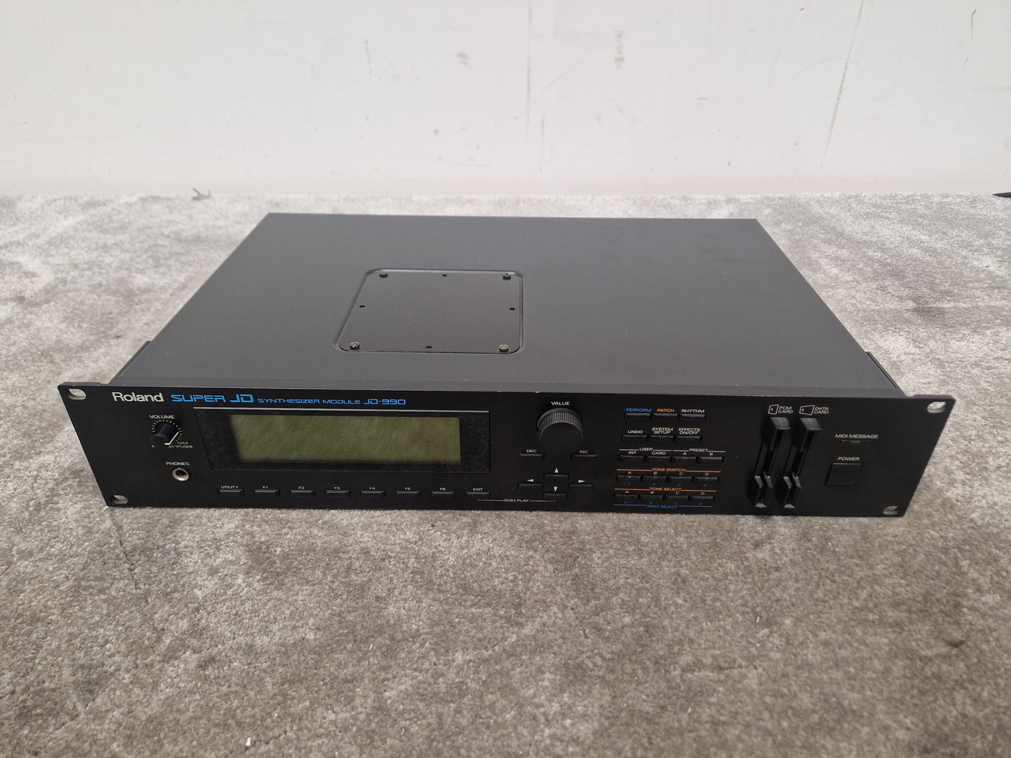 Roland JD-990 Super JD Synthesizer - 16-Voice Polyphony, Advanced Sound Engine - Excellent w/ Power Supply & Manuals