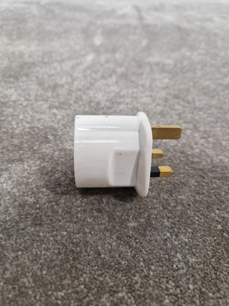 EU to UK Plug Adapter - Converts EU Plugs to UK Outlets - Excellent - image 3